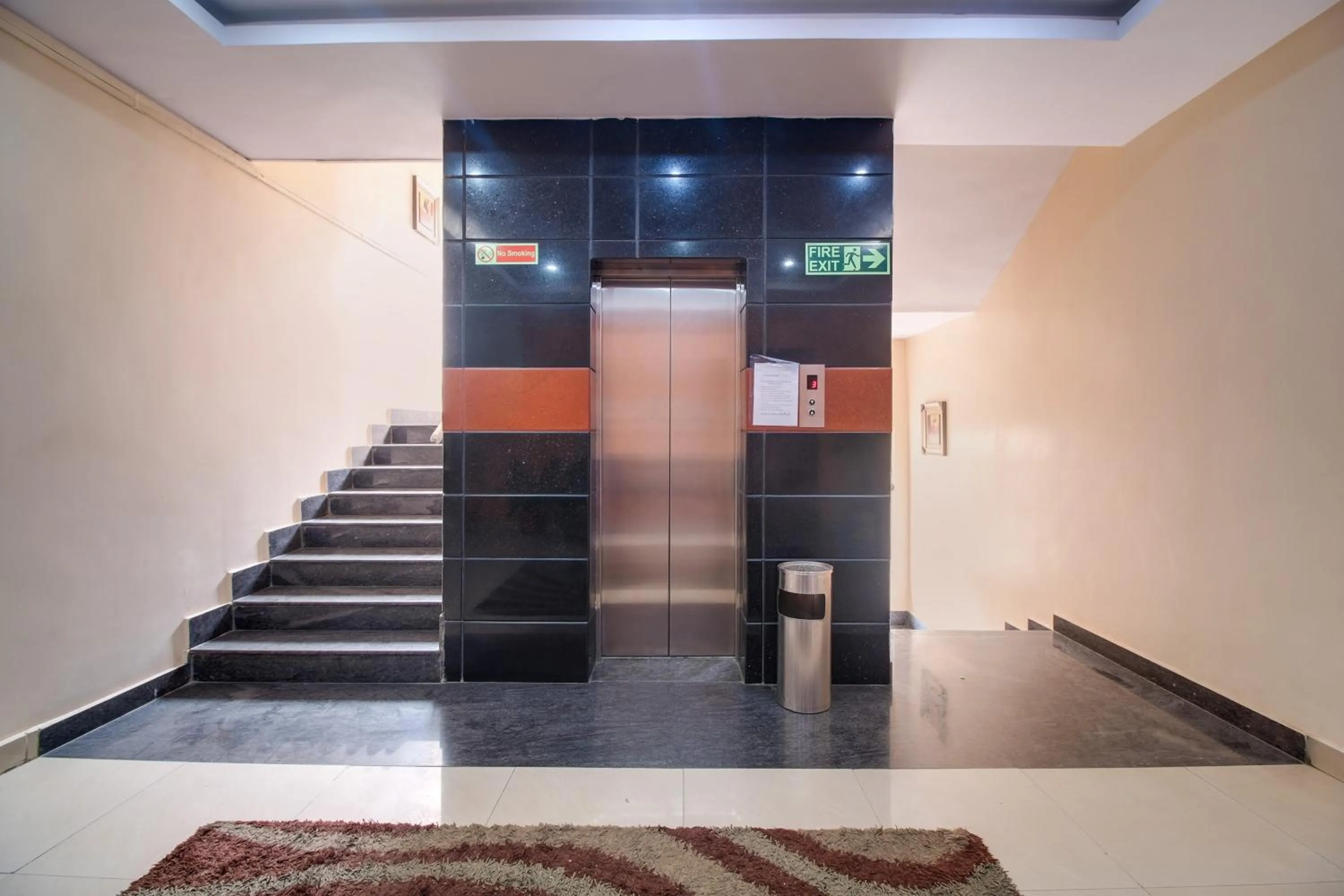 Lobby or reception in Super Townhouse Gajuwaka Near CMR Mall