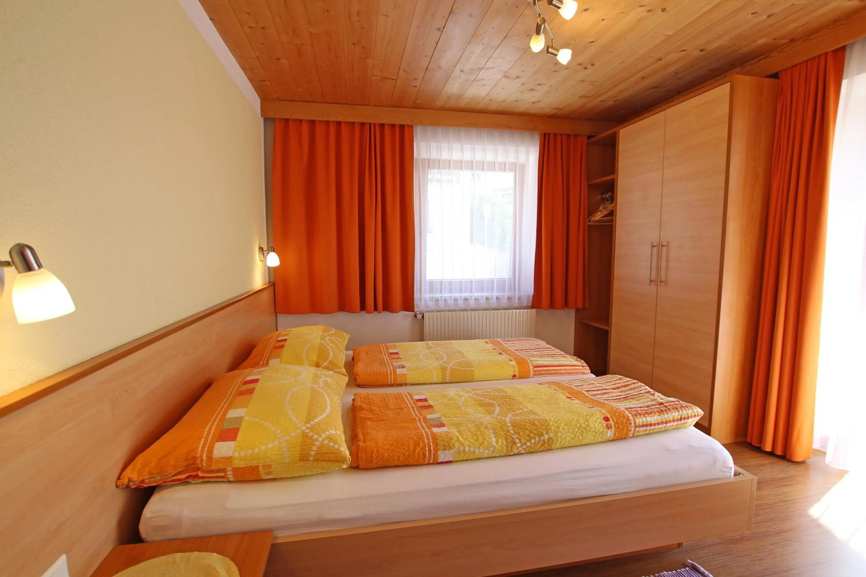 Photo of the whole room, Bed in Gästeheim Anni Winkler