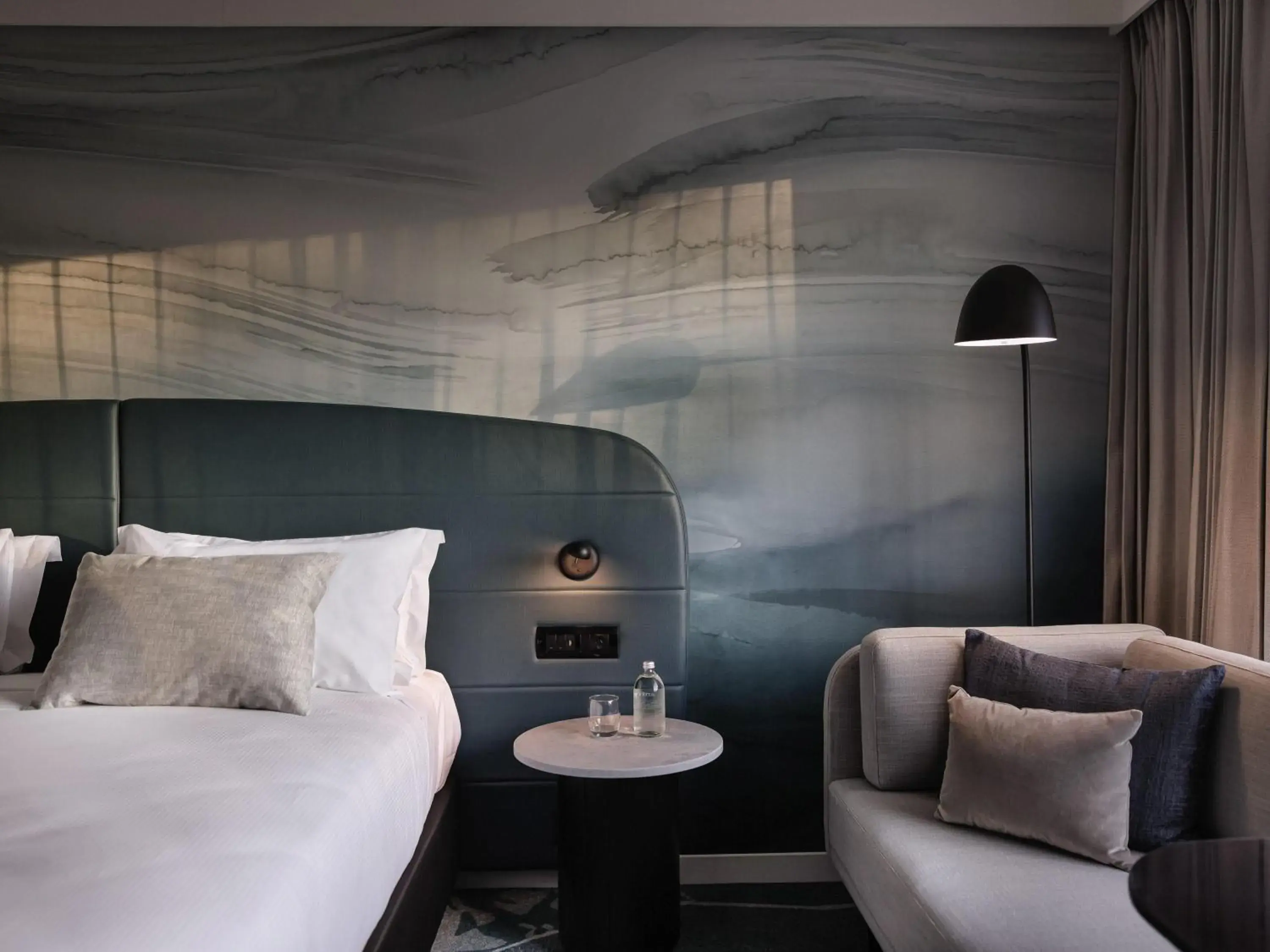 Bedroom, Bed in Novotel Tainui Hamilton Bedroom, Bed in Novotel Tainui Hamilton