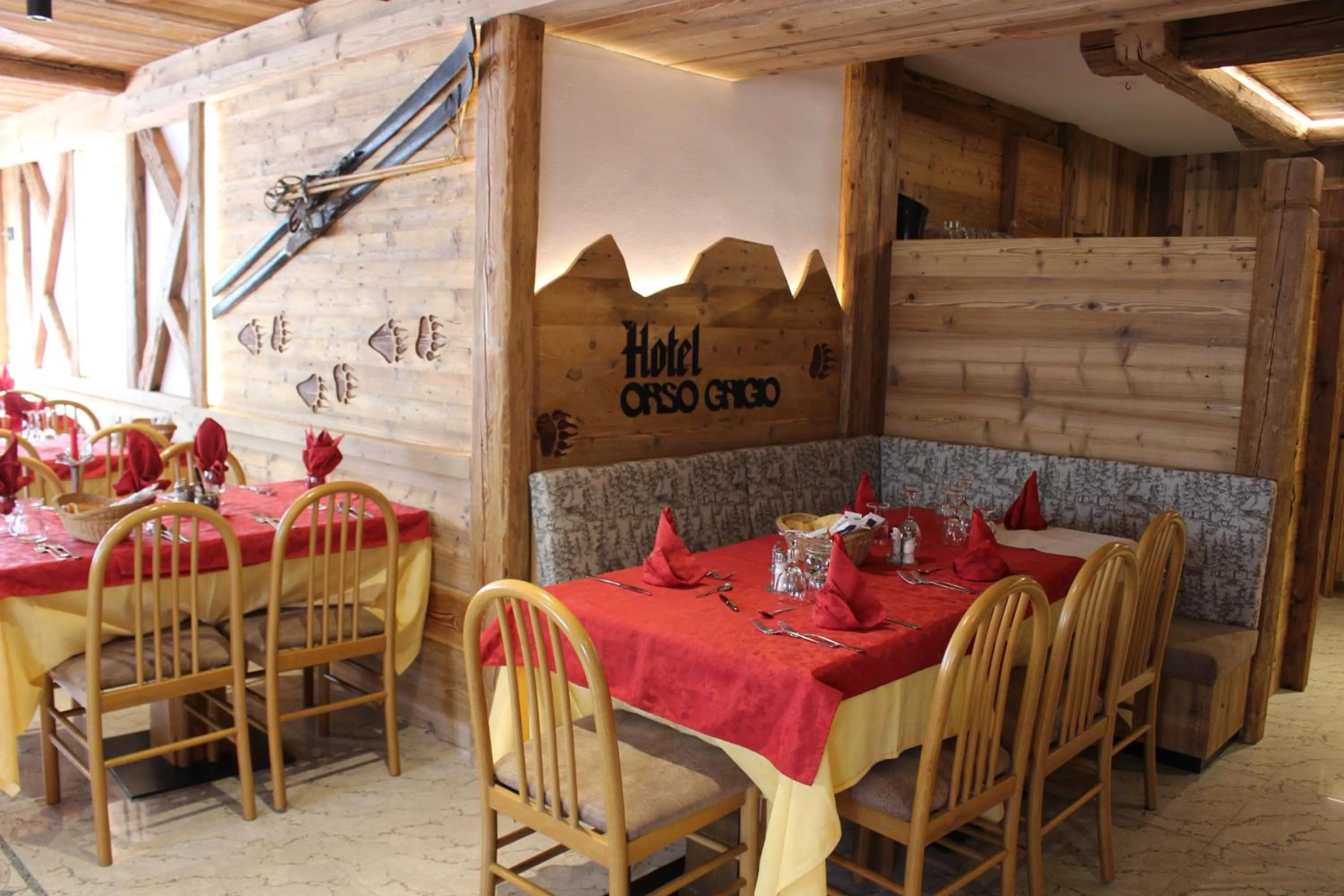 Restaurant/places to eat in Hotel Orso Grigio