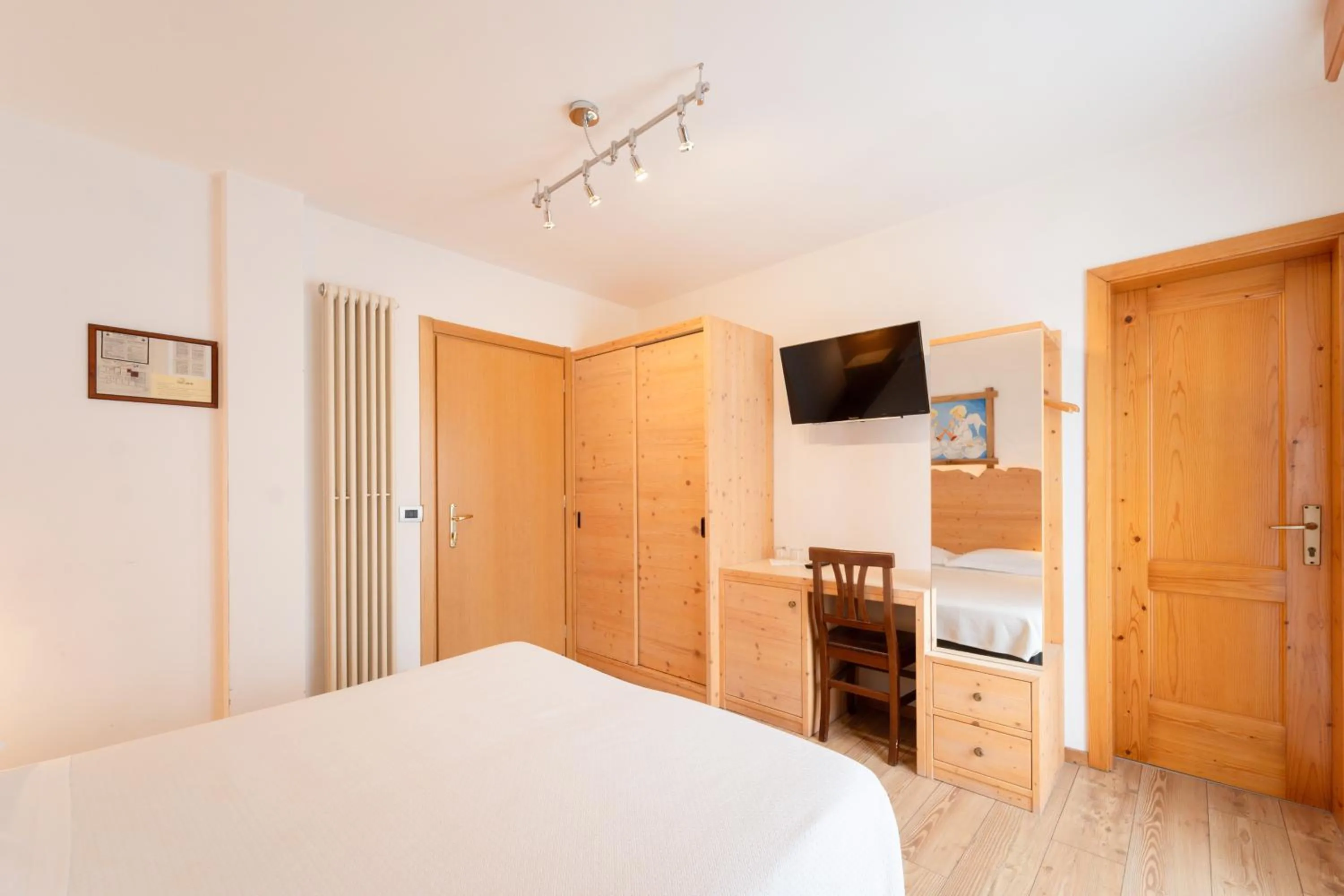 Bed in Hotel Orso Grigio