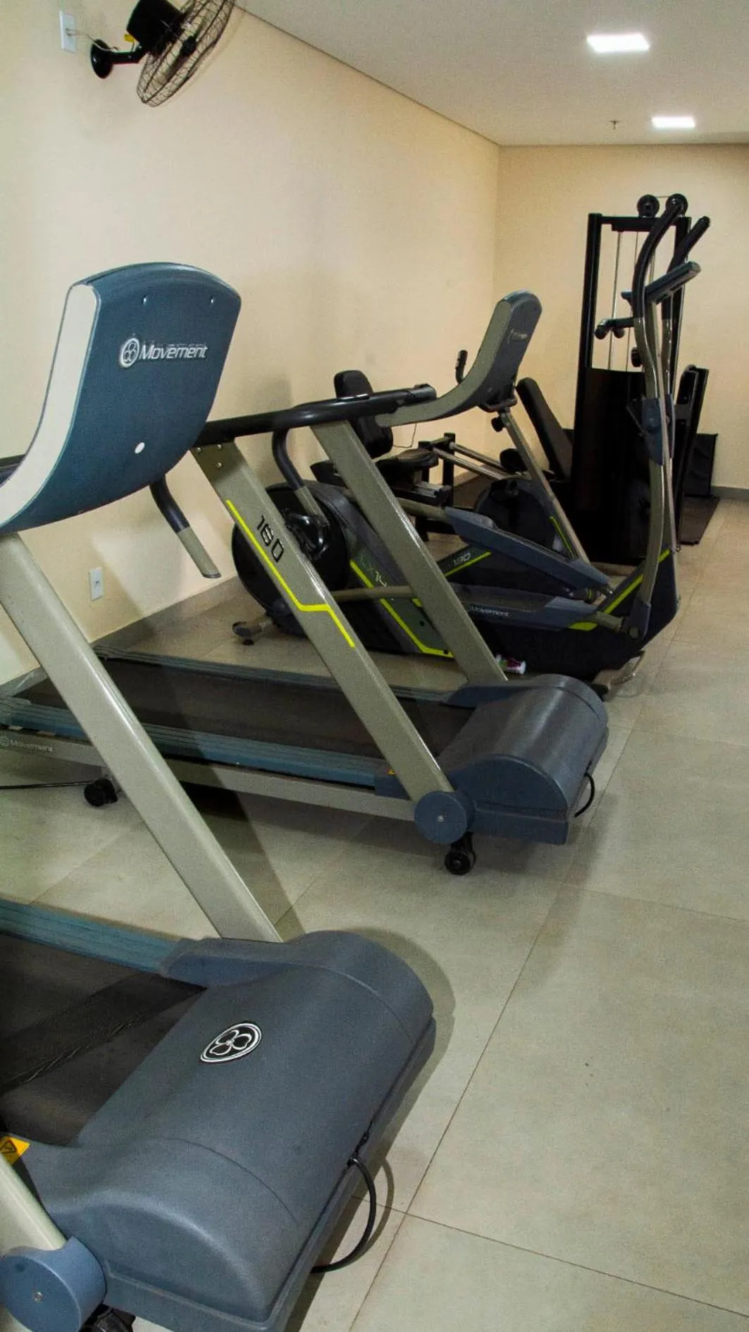 Fitness centre/facilities in Golden Plaza Hotel