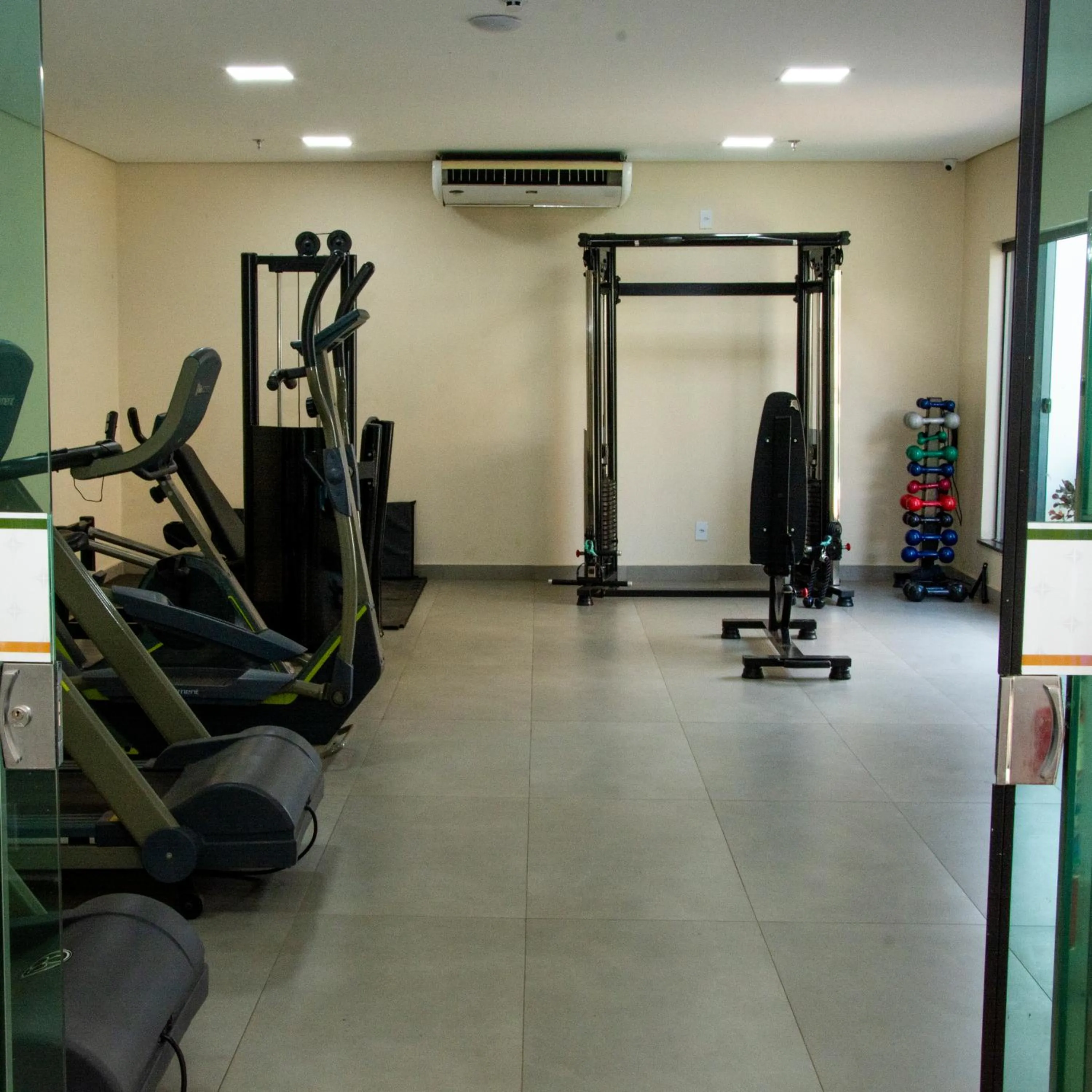 Fitness centre/facilities in Golden Plaza Hotel