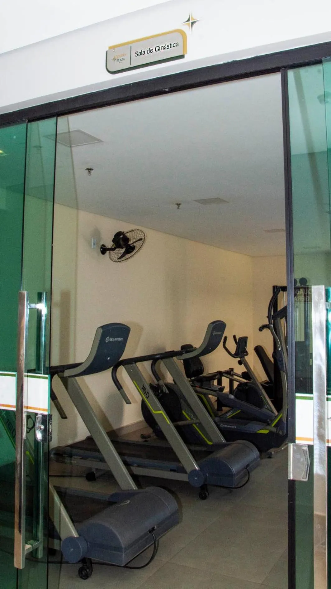 Fitness centre/facilities in Golden Plaza Hotel