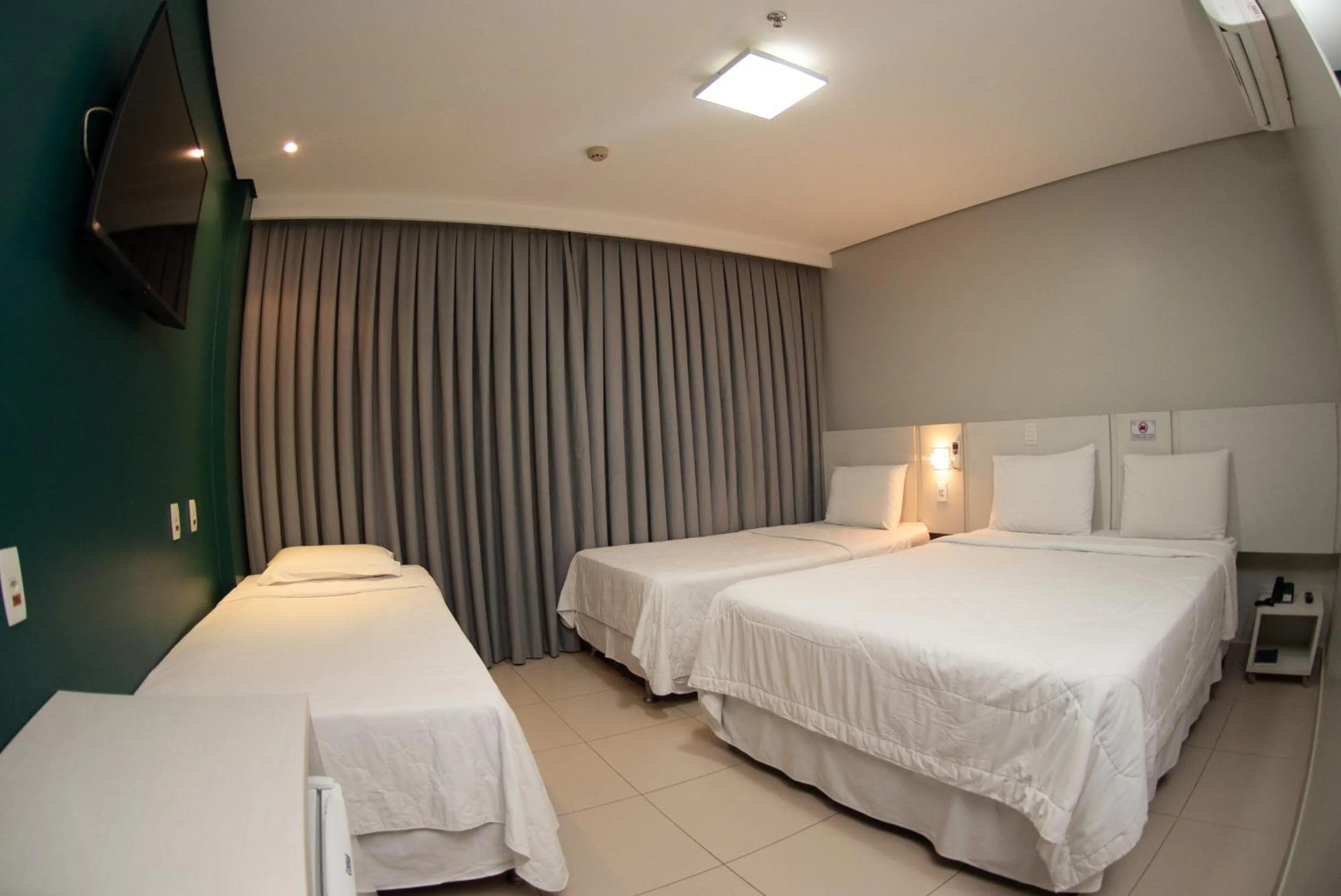 Bedroom, Bed in Golden Plaza Hotel