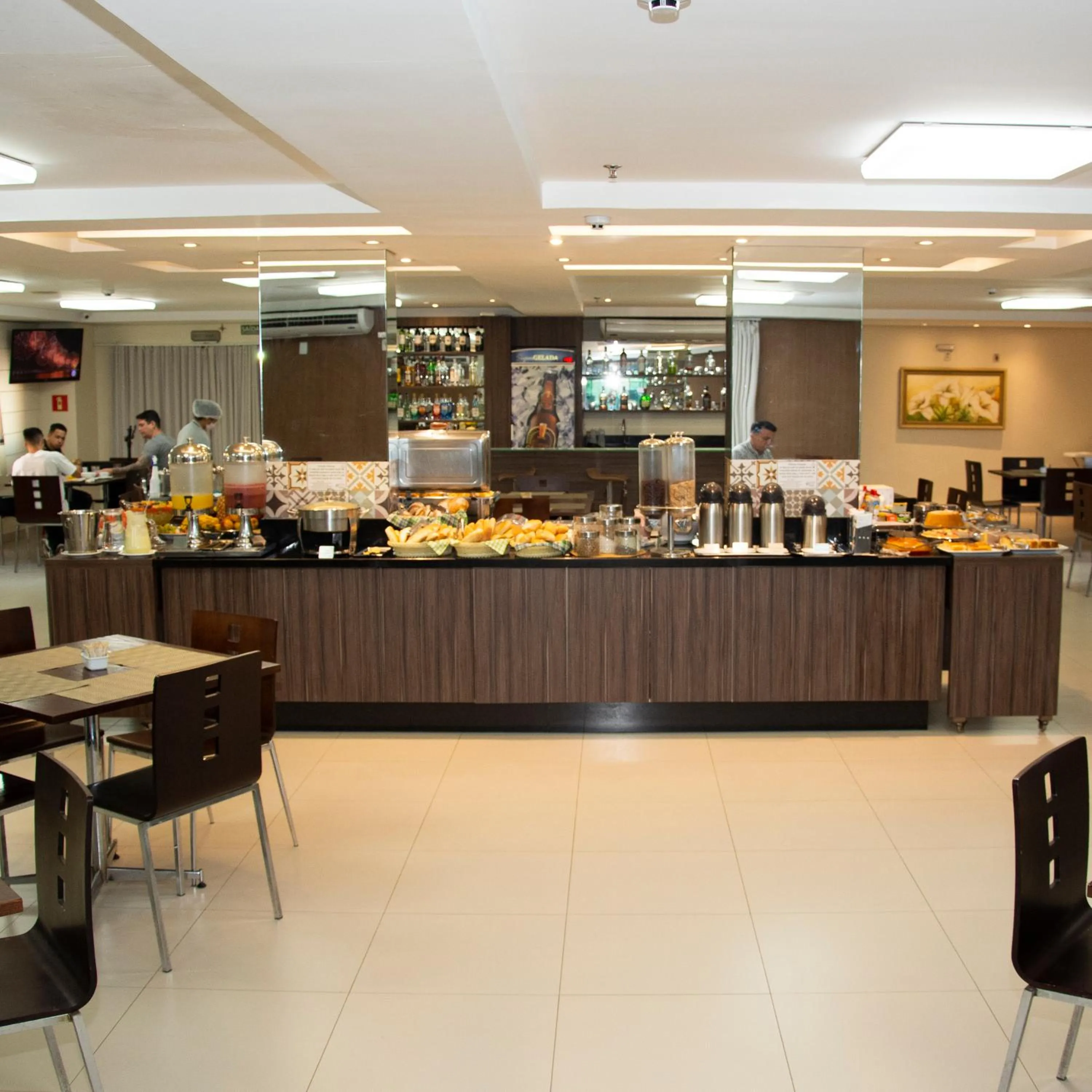 Restaurant/places to eat in Golden Plaza Hotel