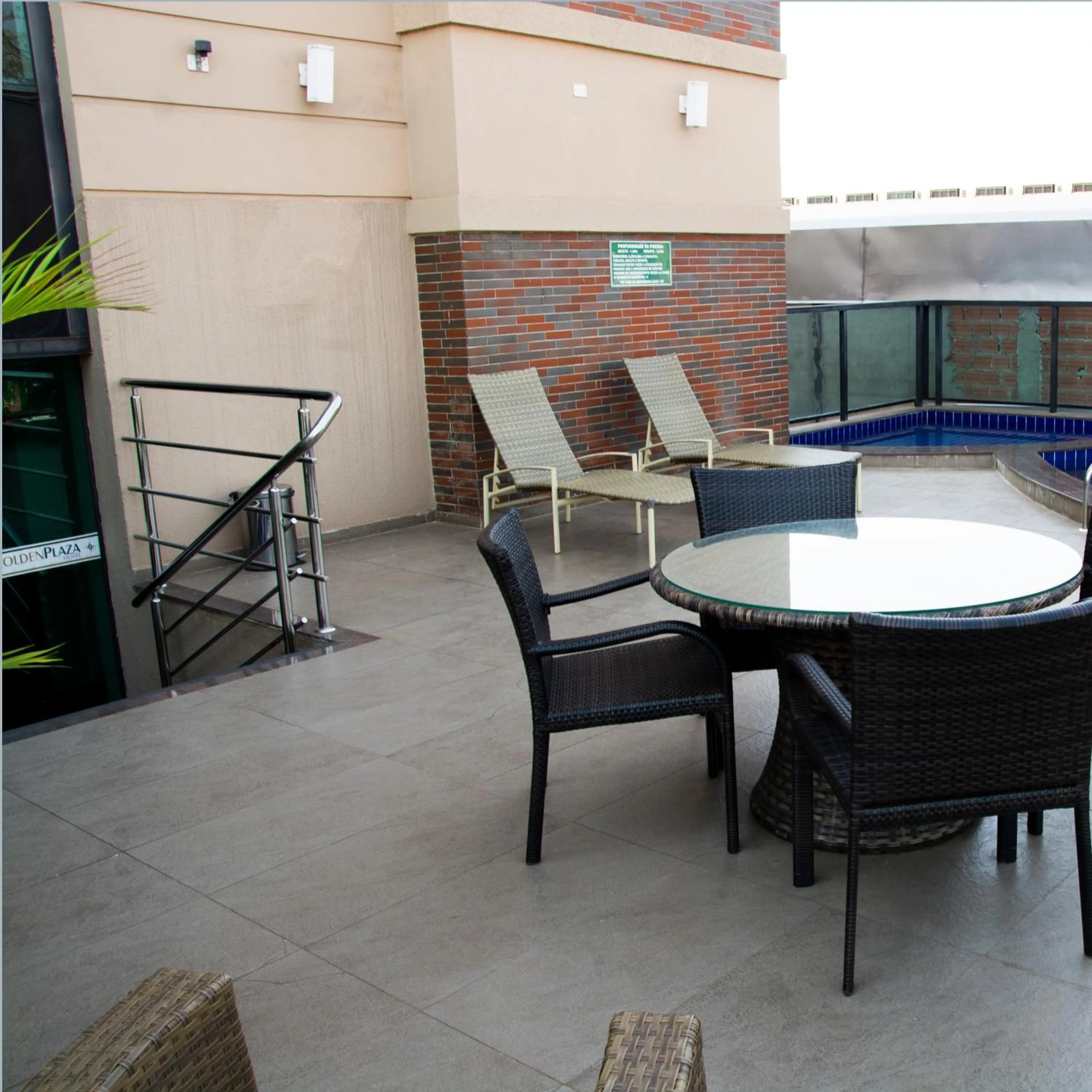 Swimming pool in Golden Plaza Hotel