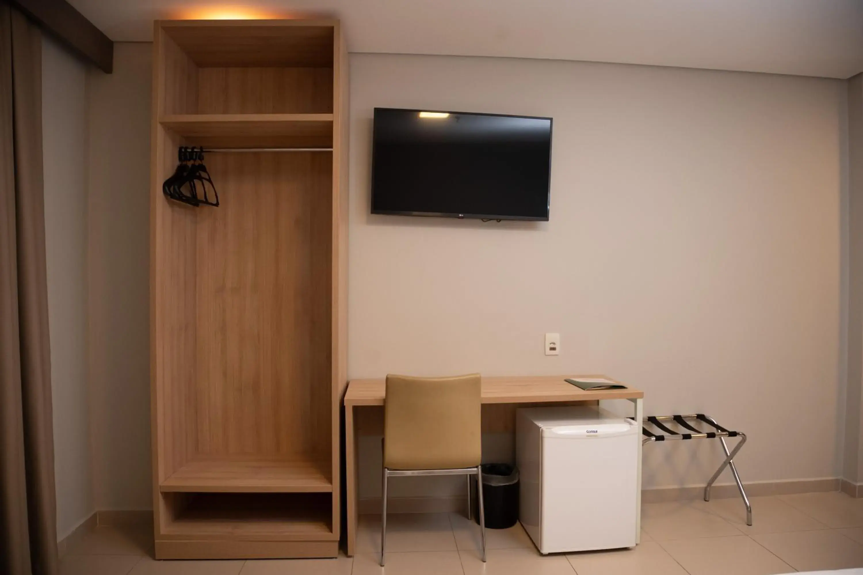 Standard Twin Room in Golden Plaza Hotel by Easy Class Standard Twin Room in Golden Plaza Hotel by Easy Class