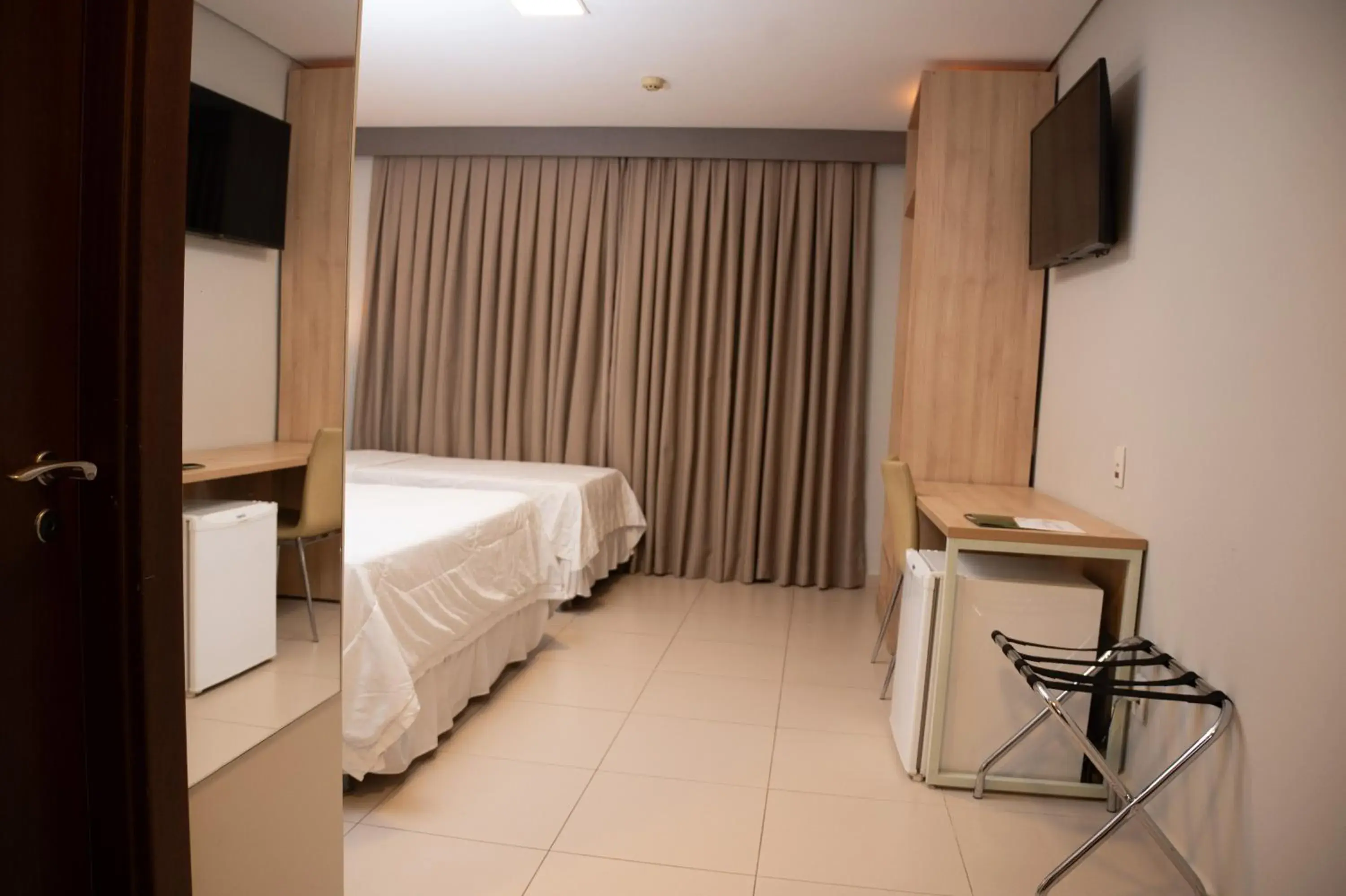 Standard Twin Room in Golden Plaza Hotel by Easy Class Standard Twin Room in Golden Plaza Hotel by Easy Class