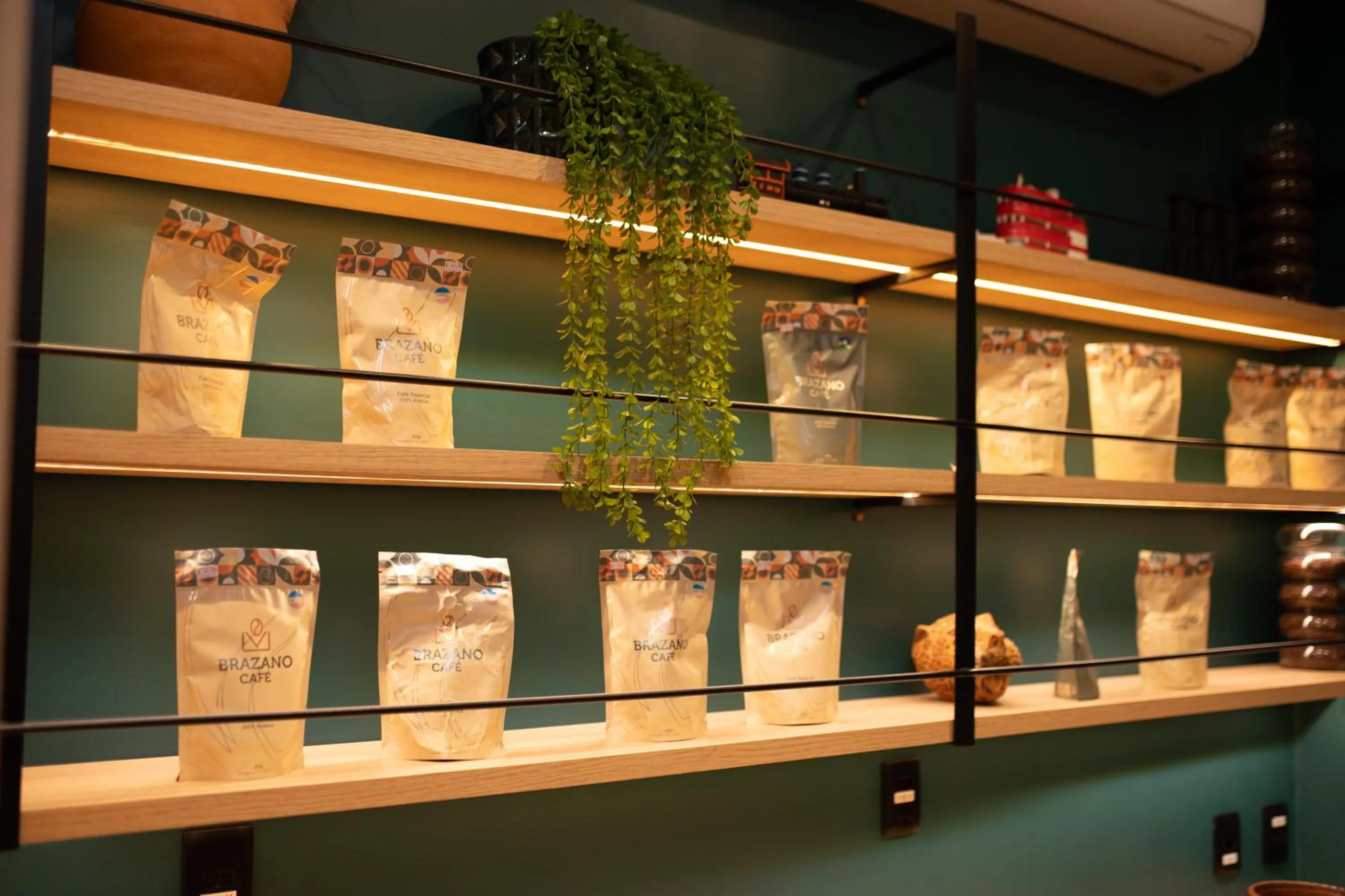 On-site shops in Golden Plaza Hotel