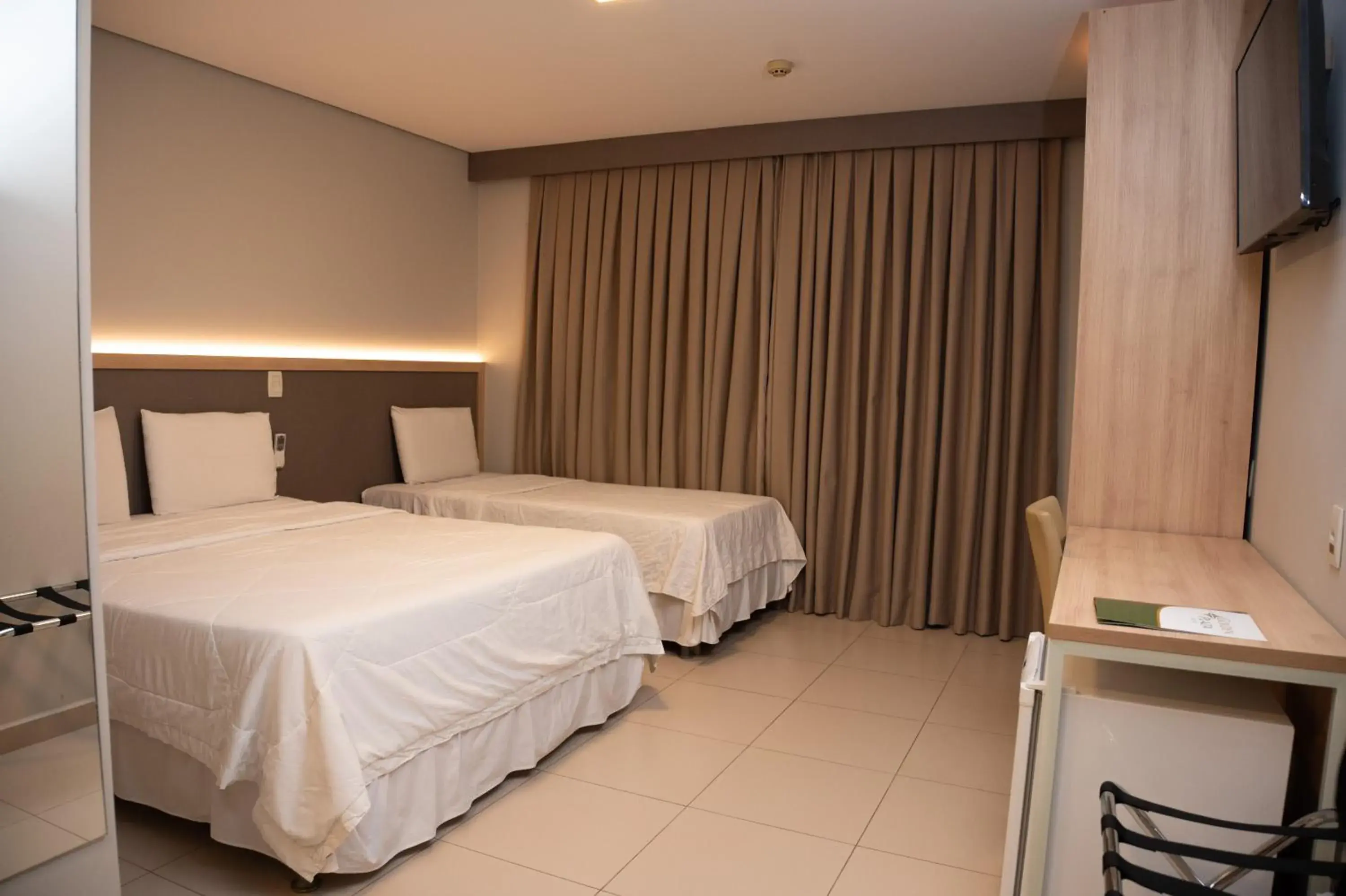 Standard Twin Room in Golden Plaza Hotel by Easy Class Standard Twin Room in Golden Plaza Hotel by Easy Class