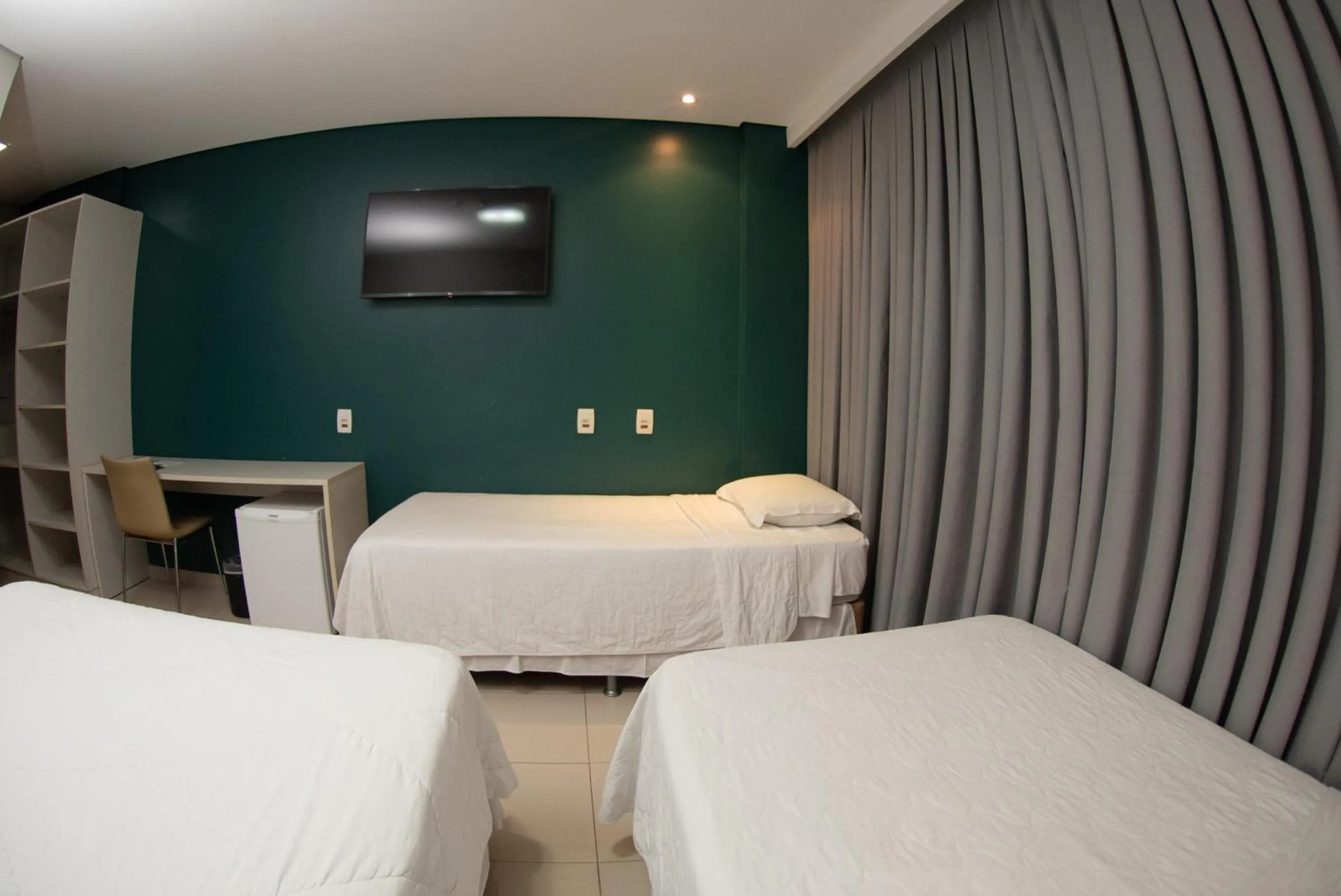 Bedroom, Bed in Golden Plaza Hotel