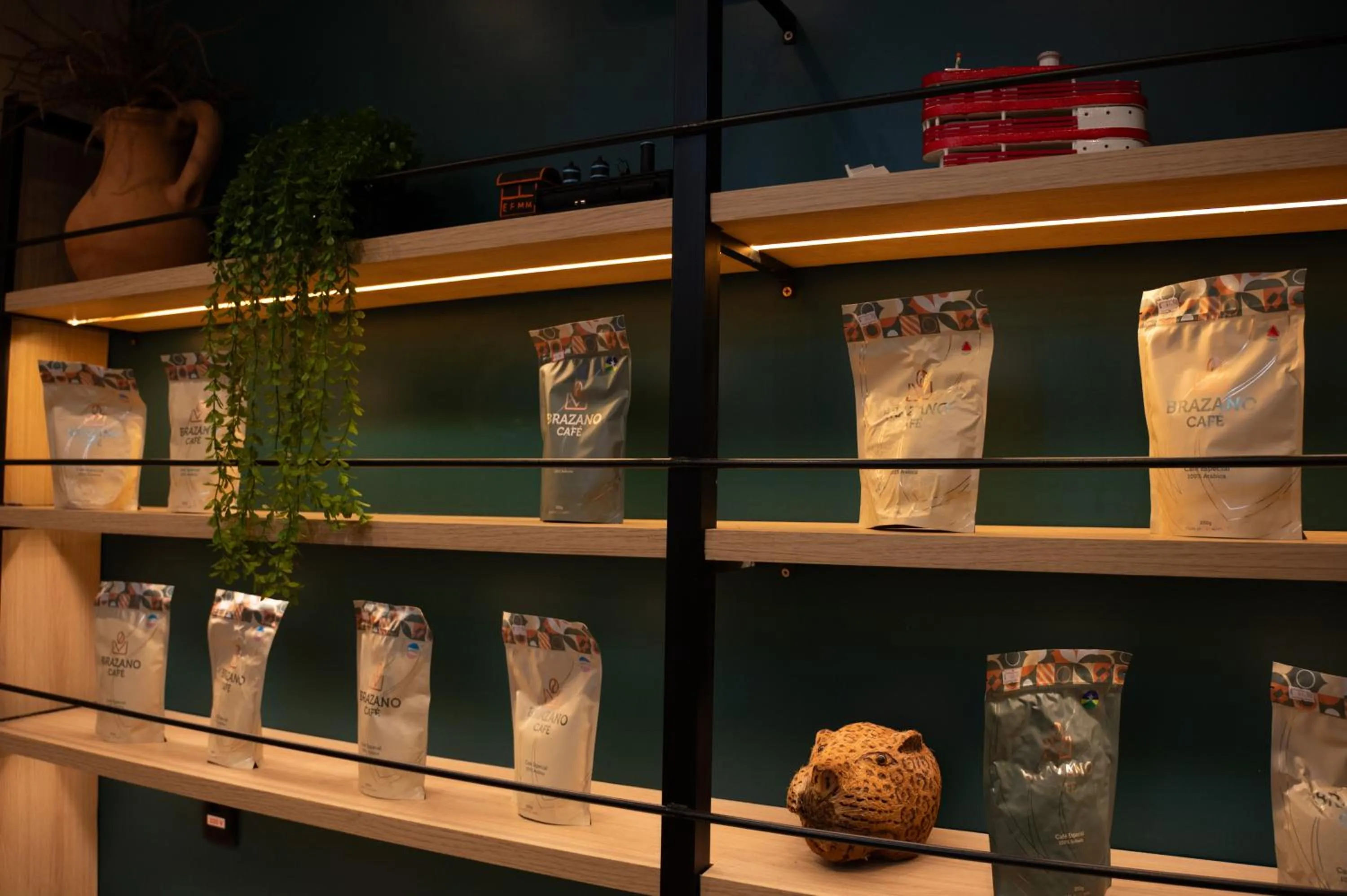 On-site shops in Golden Plaza Hotel