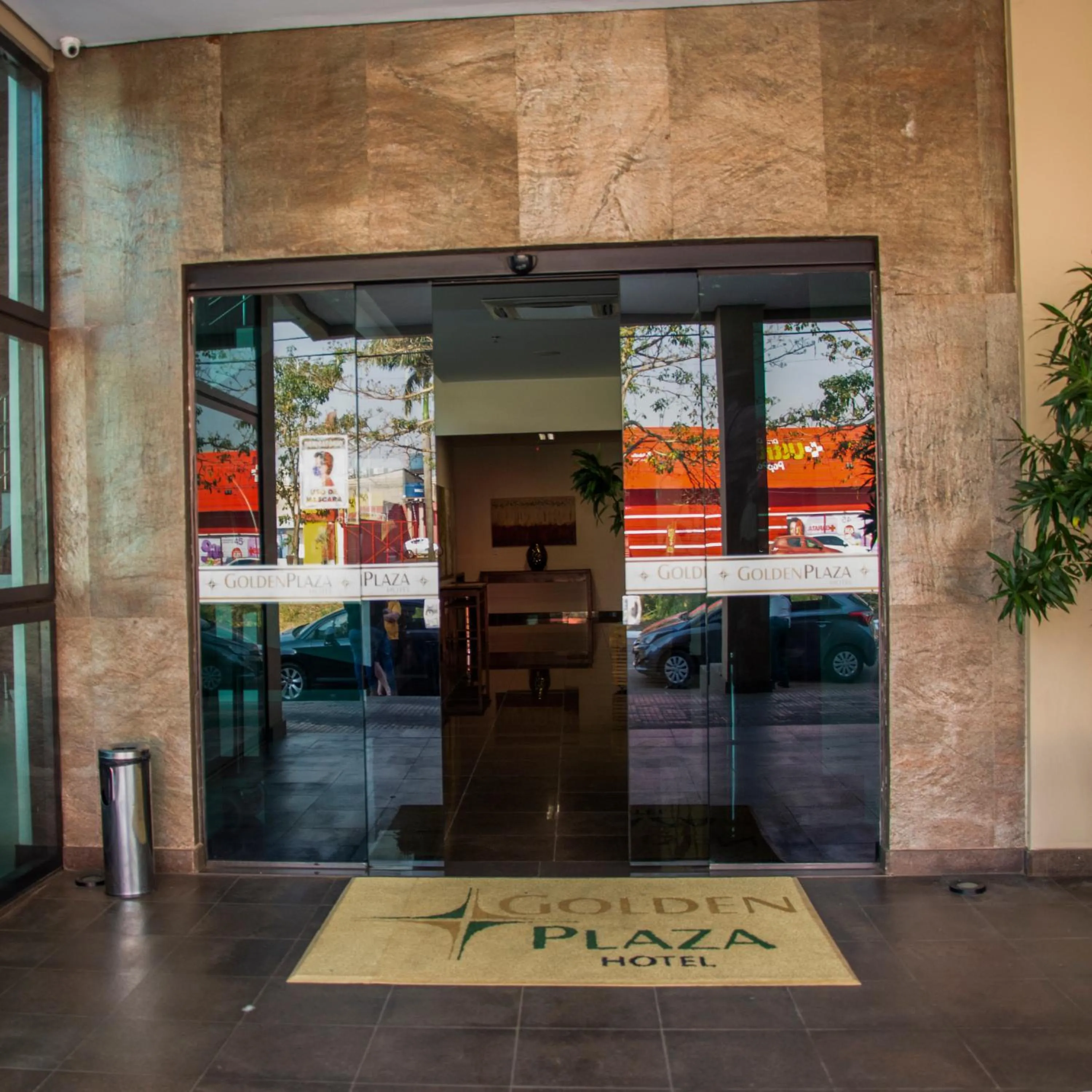 Facade/entrance in Golden Plaza Hotel