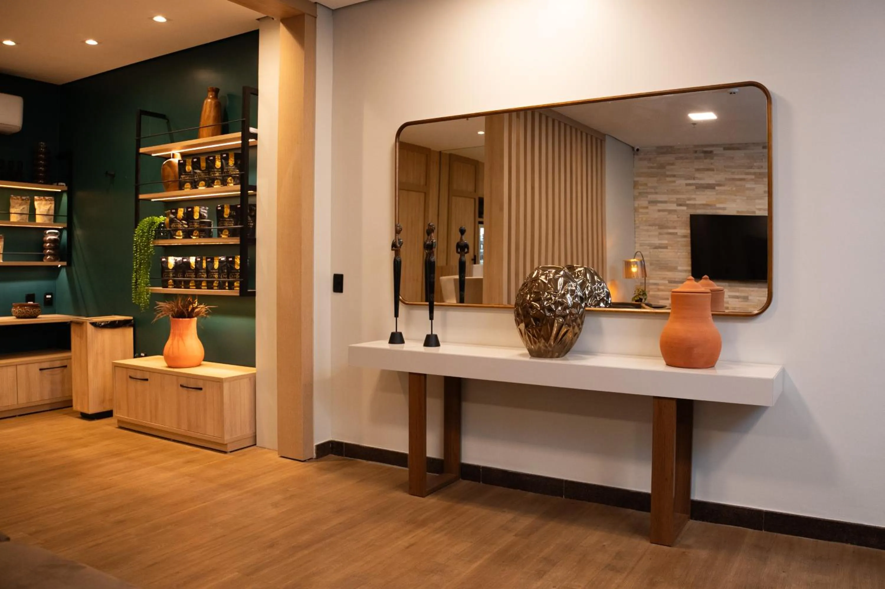 Facade/entrance in Golden Plaza Hotel