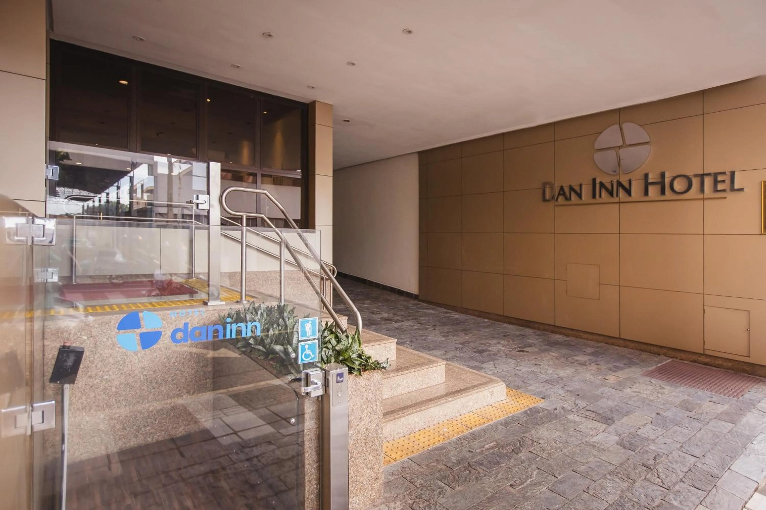 Facade/entrance in Hotel Dan Inn São José do Rio Preto by Nacional Inn