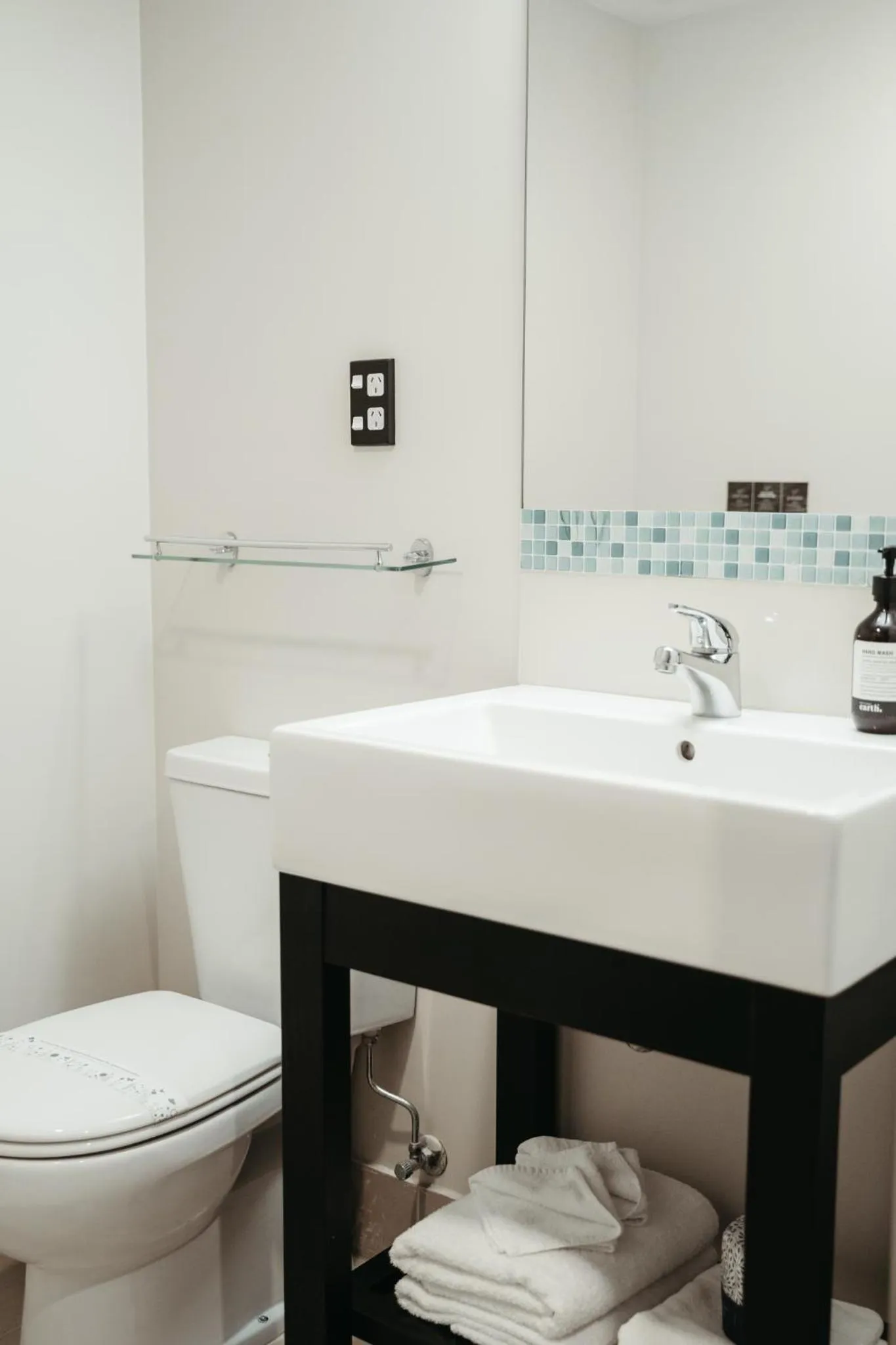 Bathroom in Auckland City Hotel - Hobson St