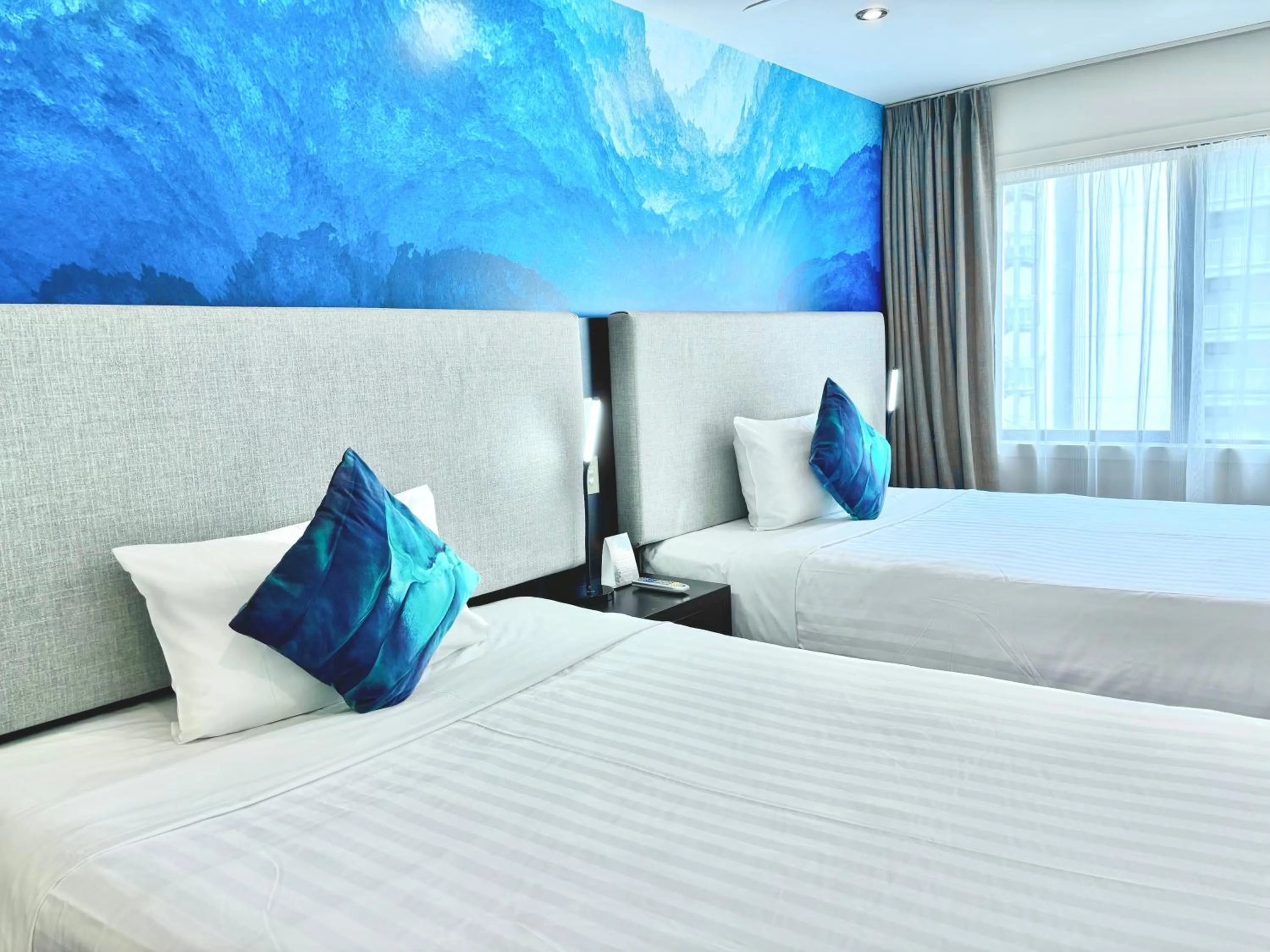 Bedroom, Bed in Auckland City Hotel - Hobson St