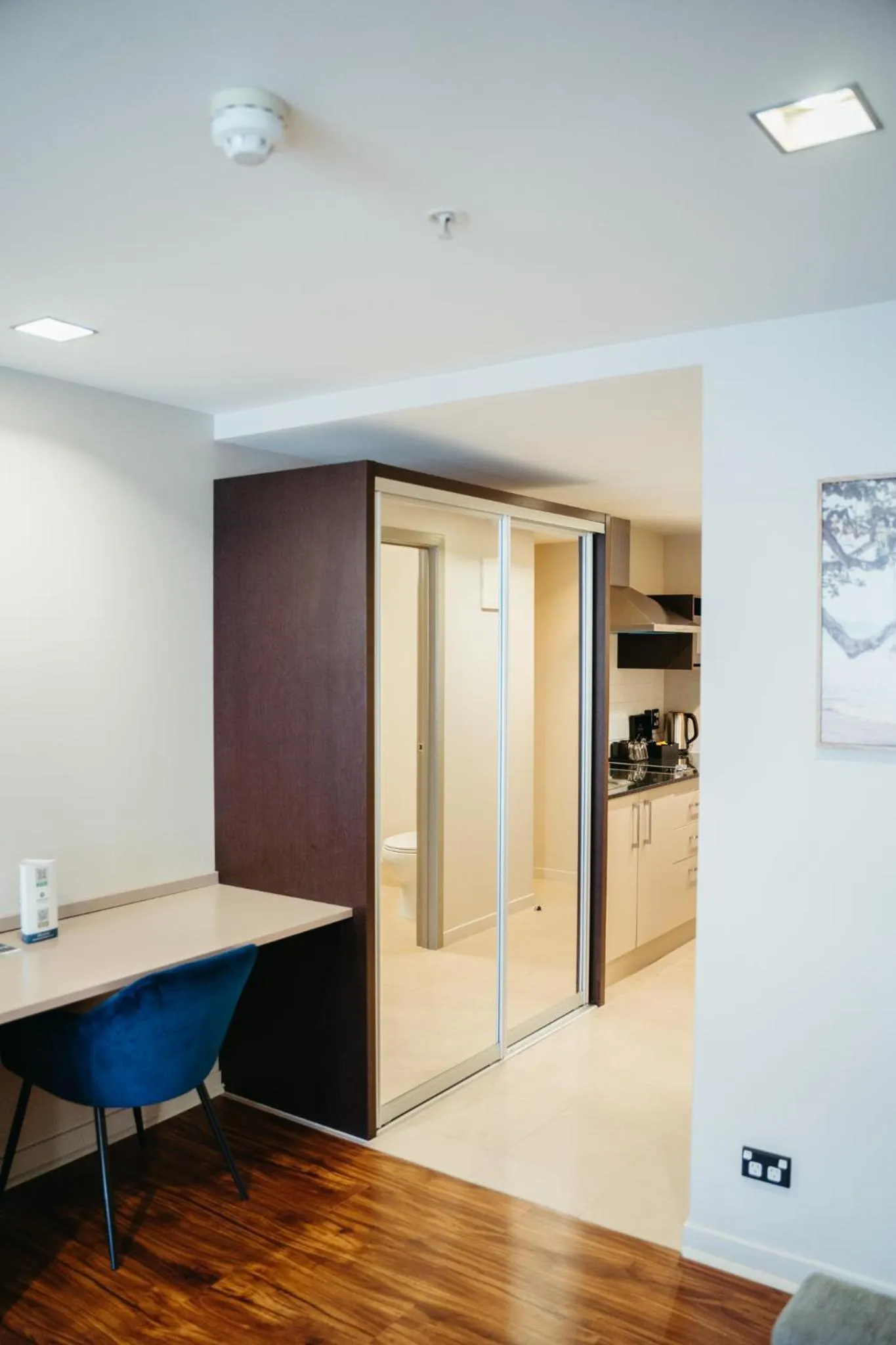 Bedroom in Auckland City Hotel - Hobson St