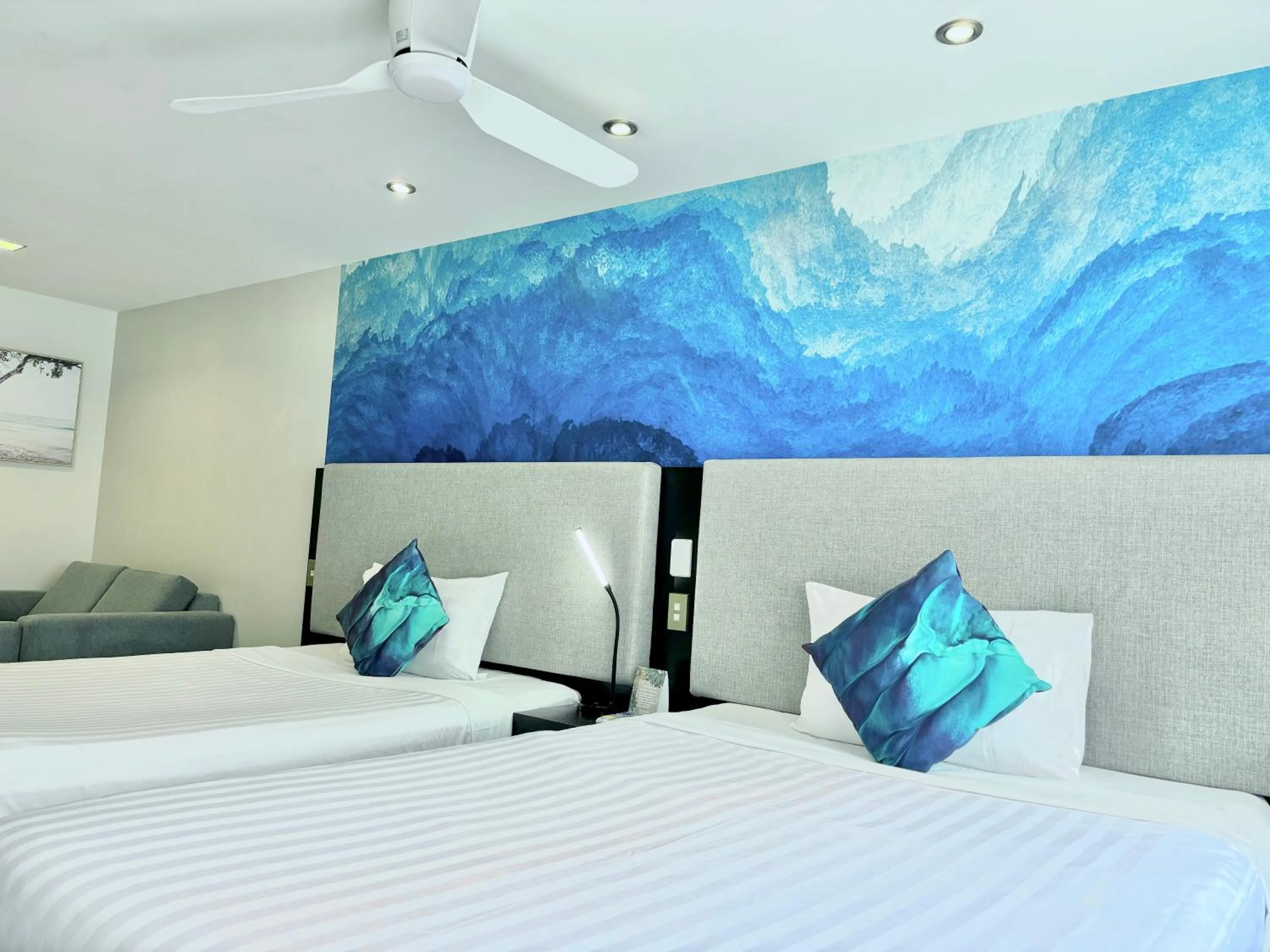 Bedroom, Bed in Auckland City Hotel - Hobson St