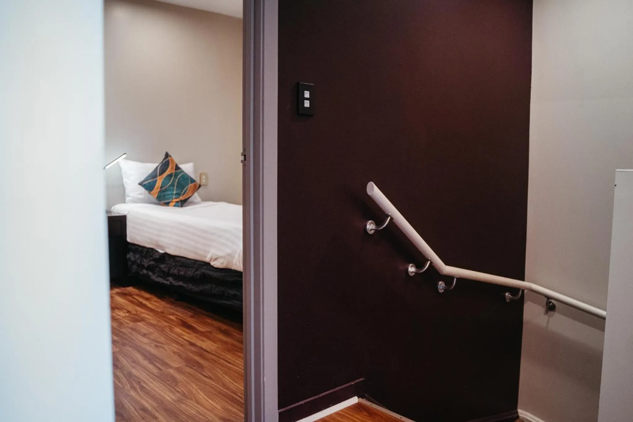 Bedroom in Auckland City Hotel - Hobson St