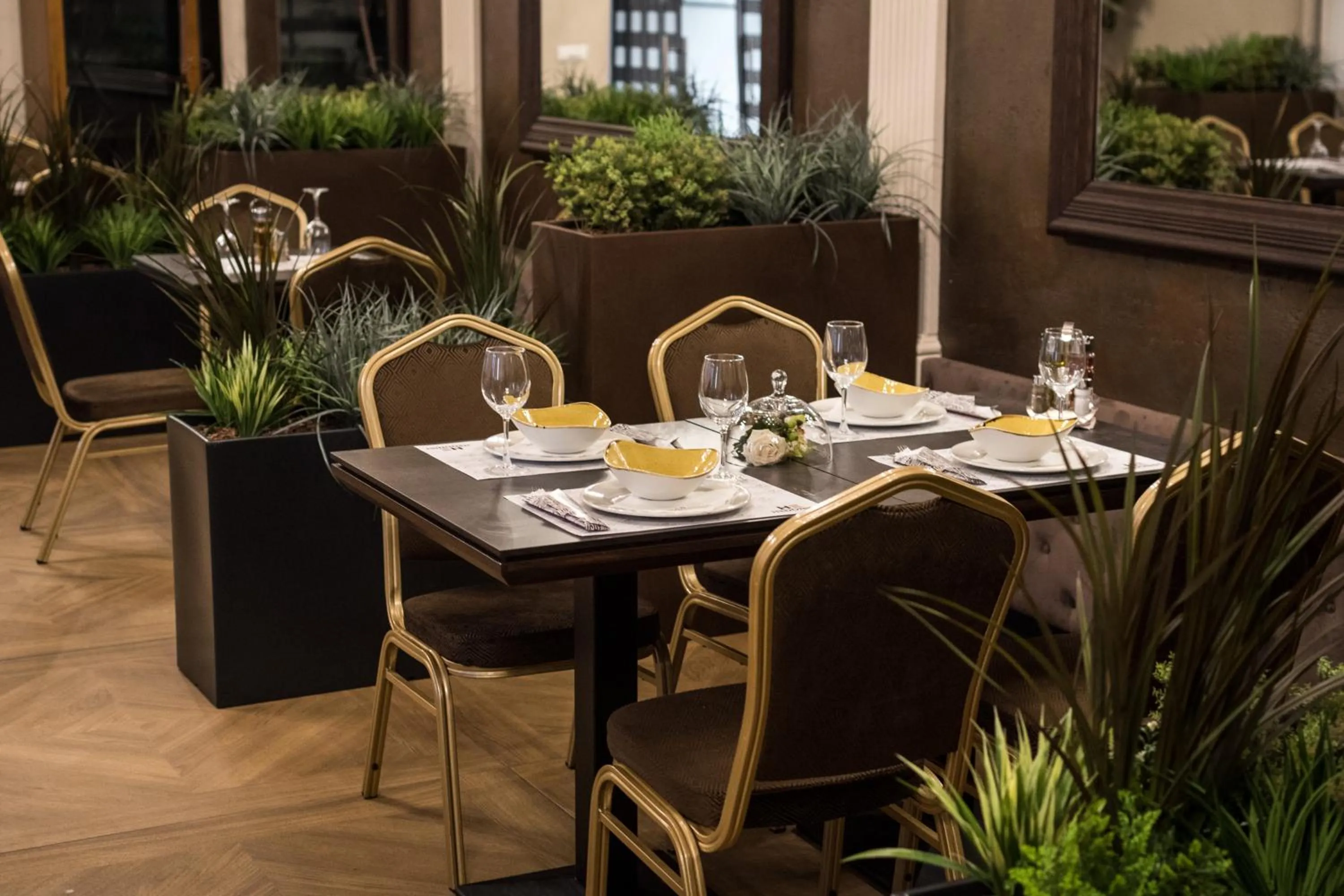 Restaurant/places to eat in Hotel Grand Hedonist