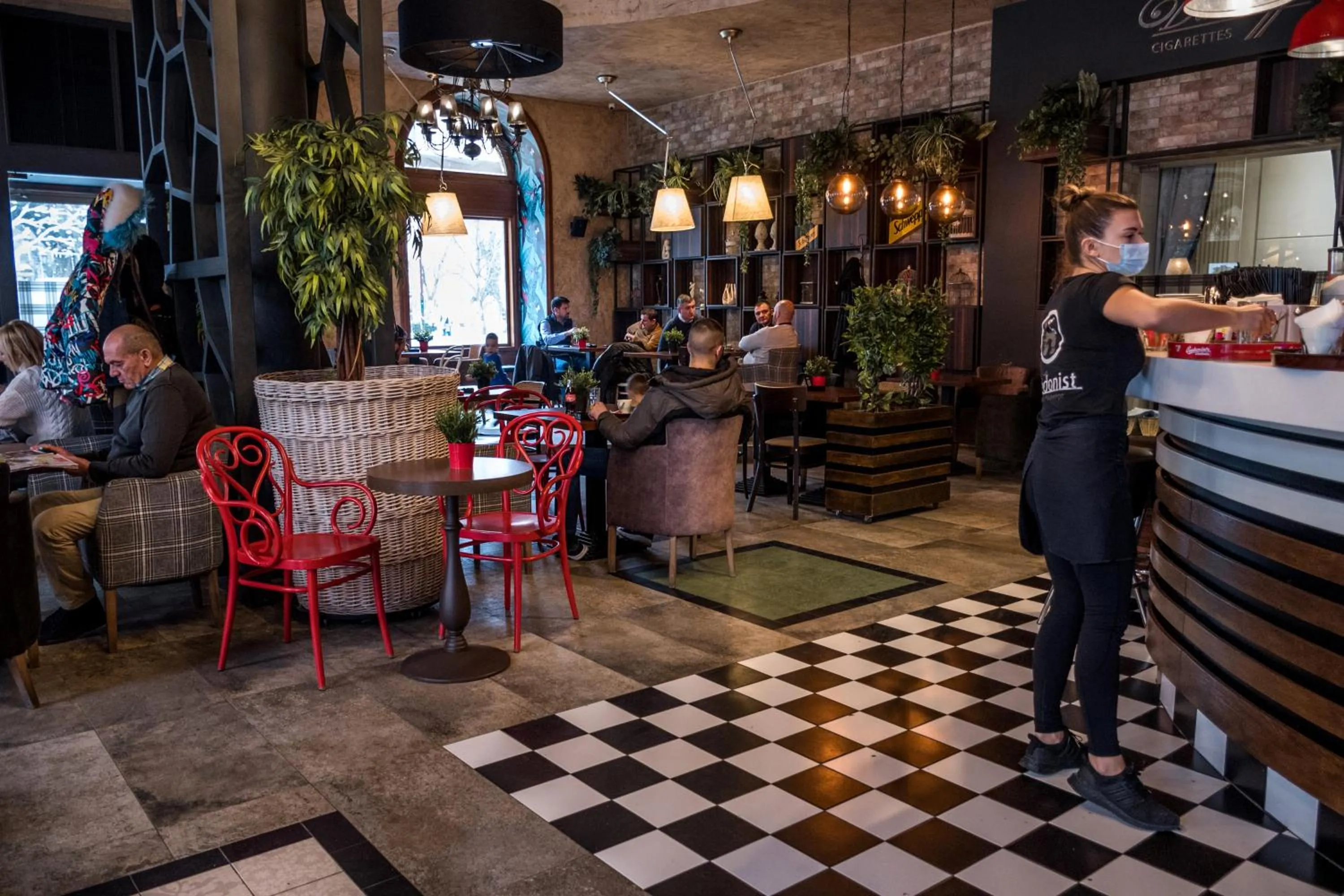 Restaurant/places to eat in Hotel Grand Hedonist