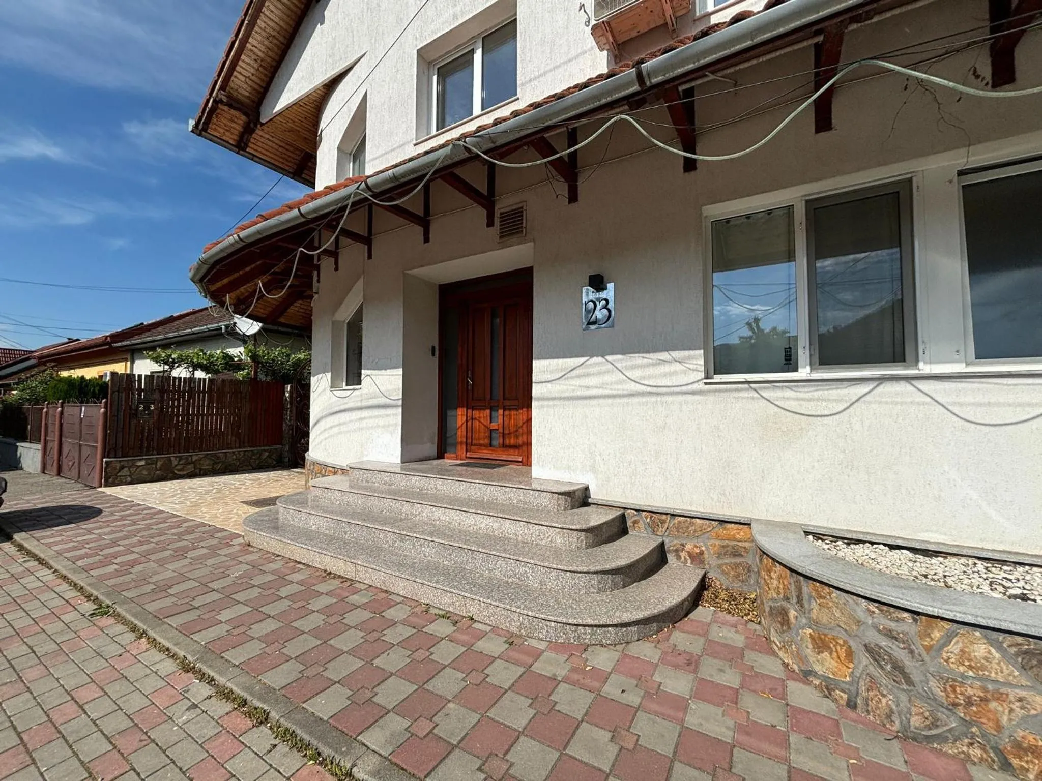 Property building in Vila Daddy