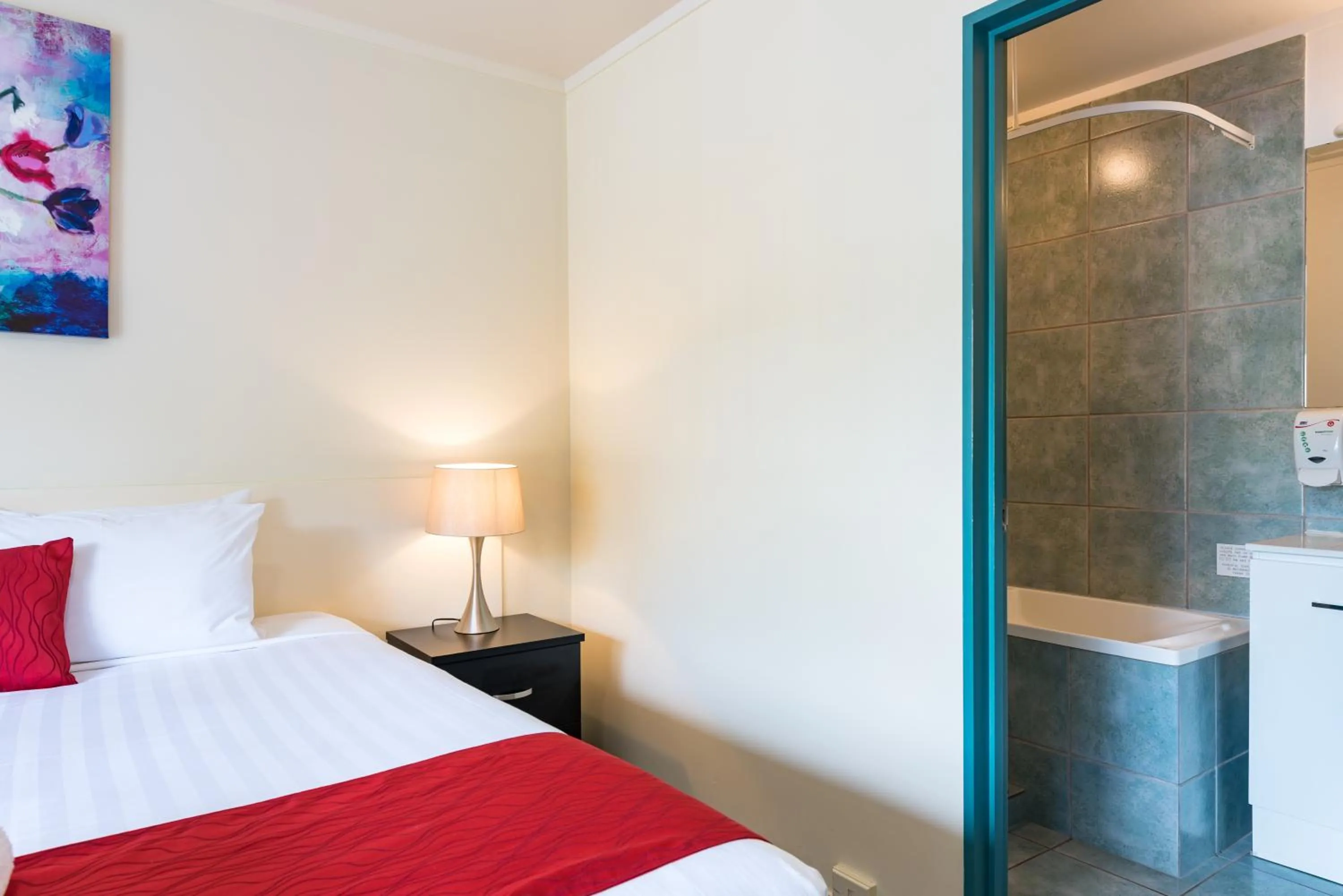 Shower in Te Tiriti Motel