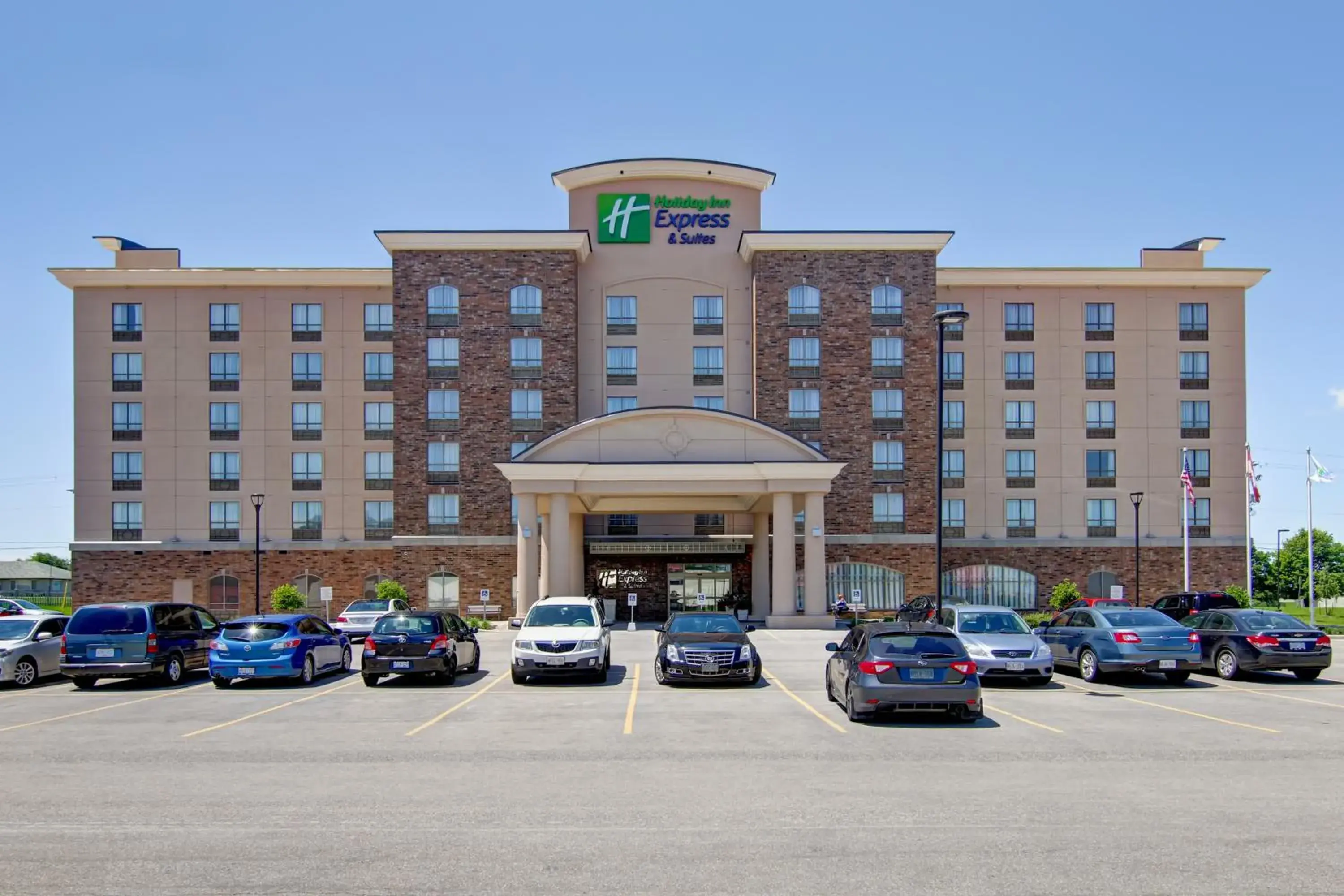 Property building in Holiday Inn Express Hotel & Suites Waterloo - St. Jacobs Area, an IHG Hotel Property building in Holiday Inn Express Hotel & Suites Waterloo - St. Jacobs Area, an IHG Hotel