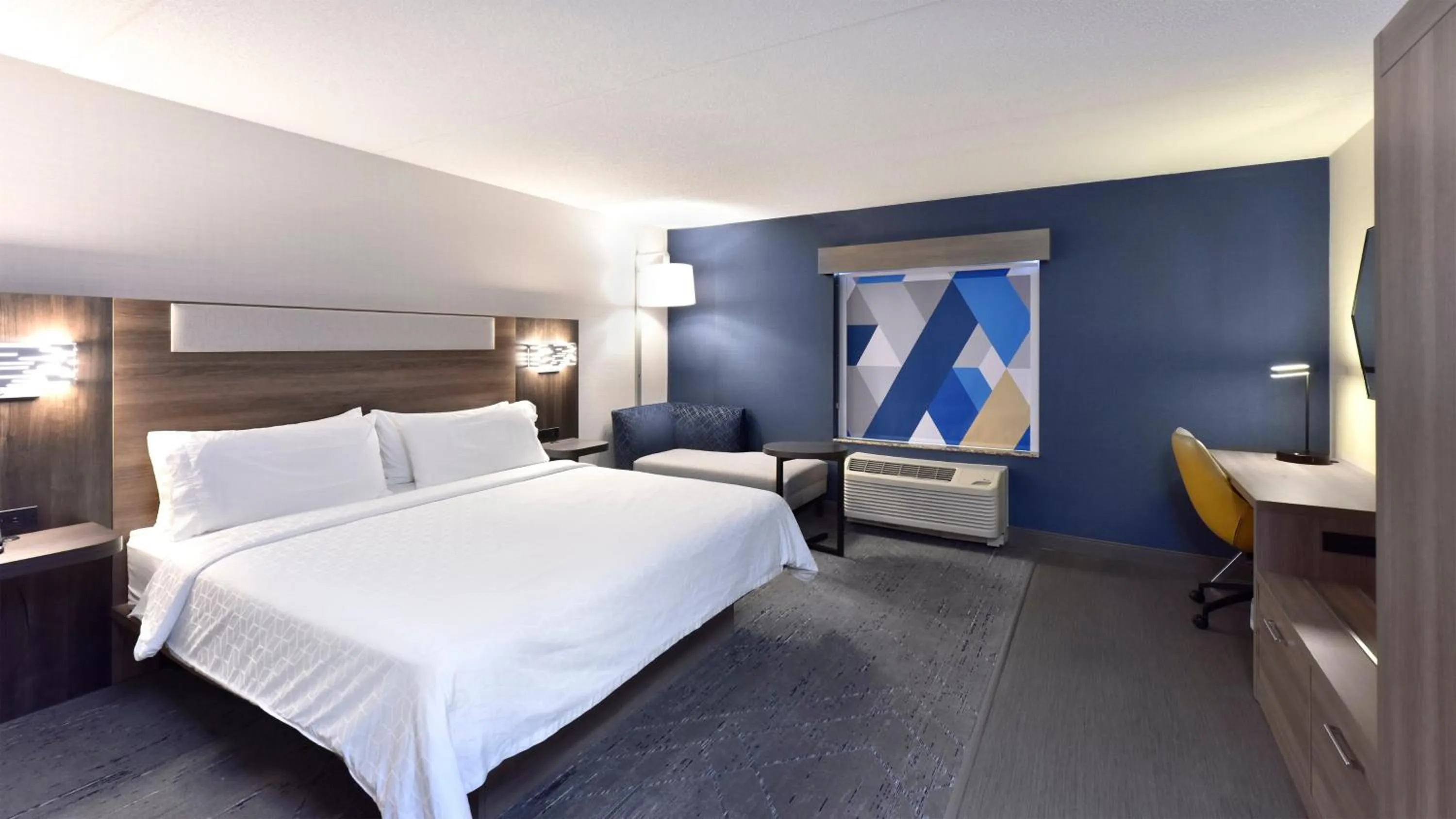 Photo of the whole room, Bed in Holiday Inn Express Hotel & Suites Waterloo - St. Jacobs Area, an IHG Hotel
