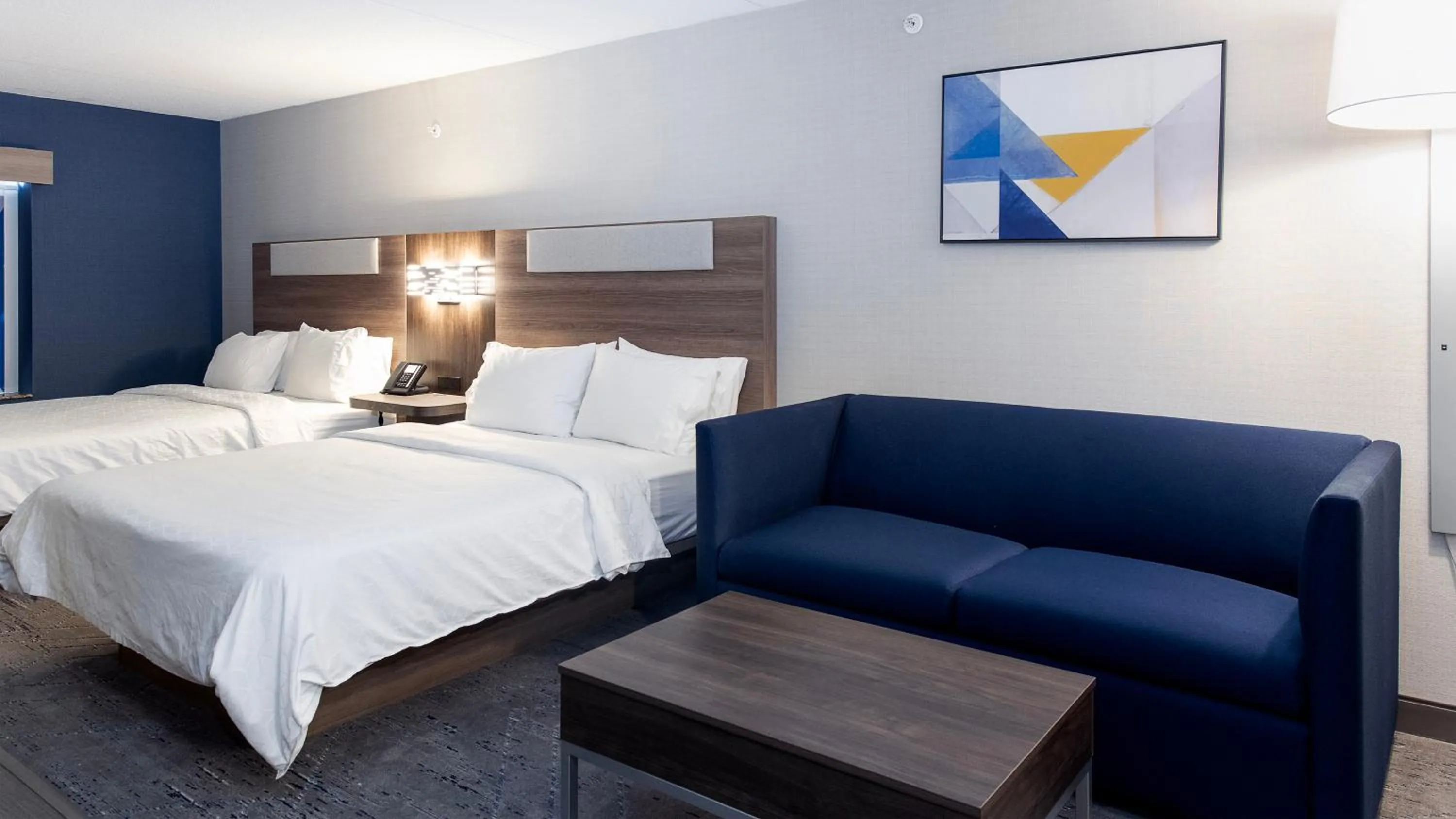 Bed in Holiday Inn Express Hotel & Suites Waterloo - St. Jacobs Area, an IHG Hotel
