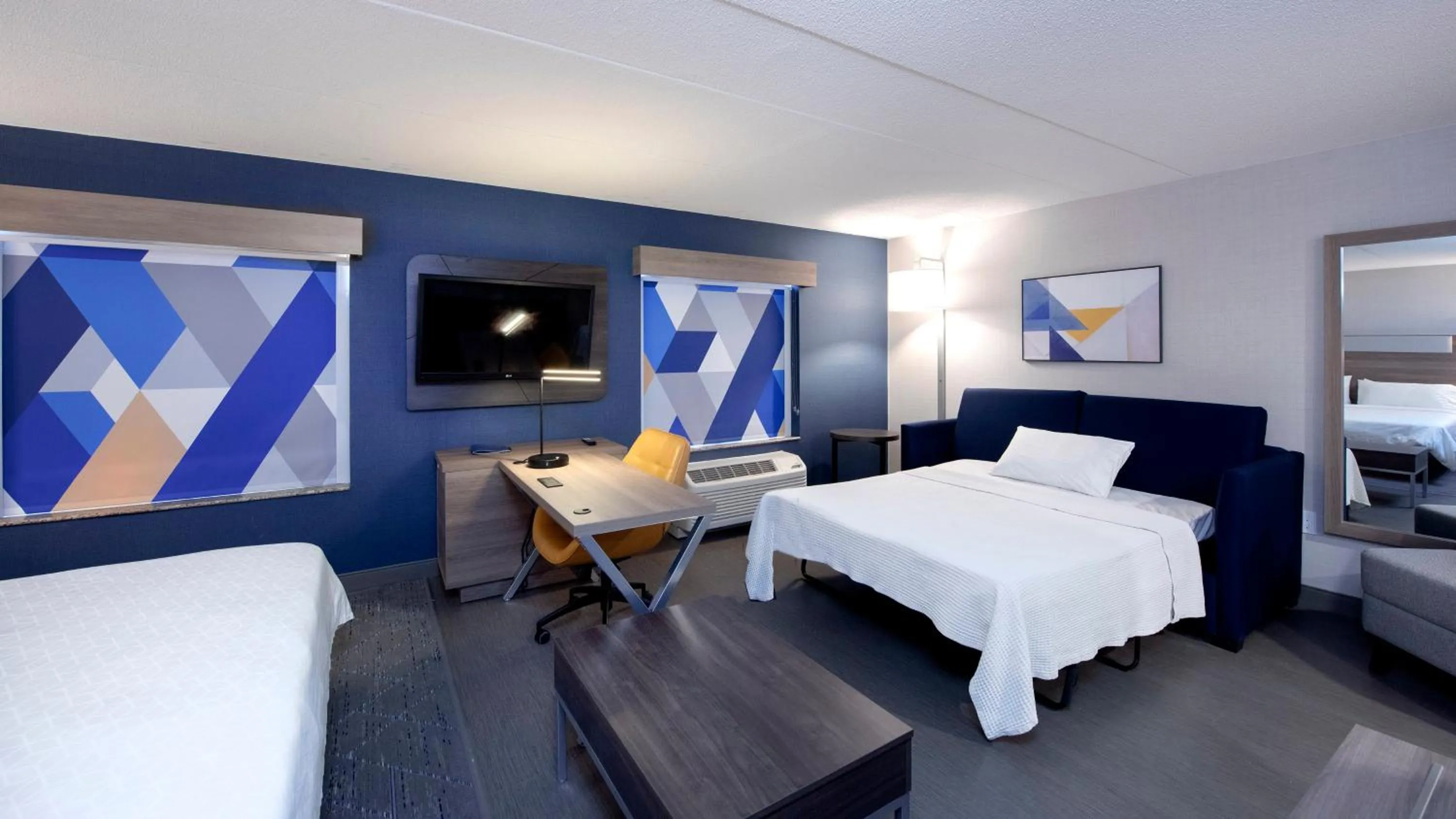 Photo of the whole room, Bed in Holiday Inn Express Hotel & Suites Waterloo - St. Jacobs Area, an IHG Hotel