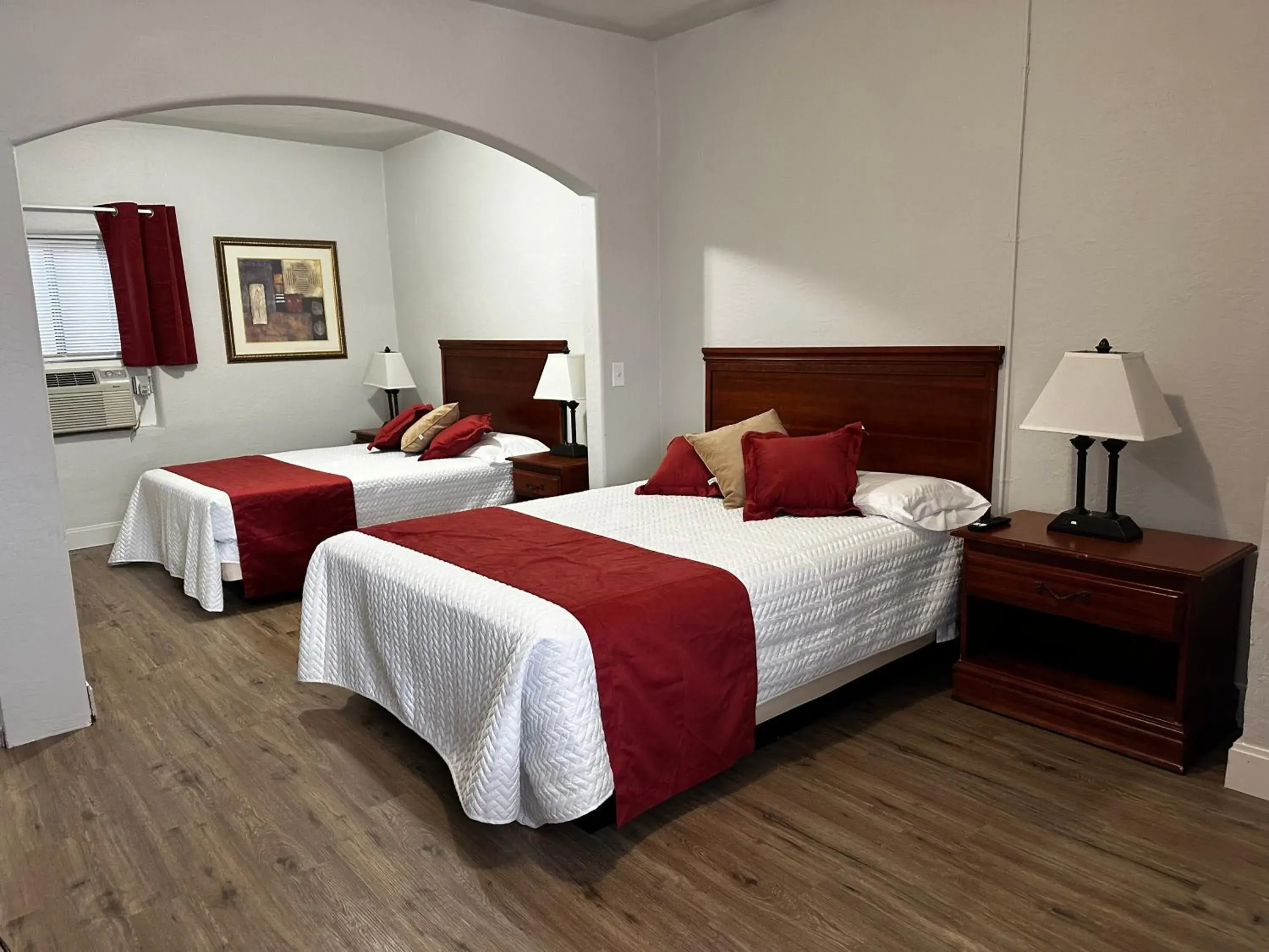 Queen Room with Two Queen Beds in Arizona 9 Motor Hotel Queen Room with Two Queen Beds in Arizona 9 Motor Hotel