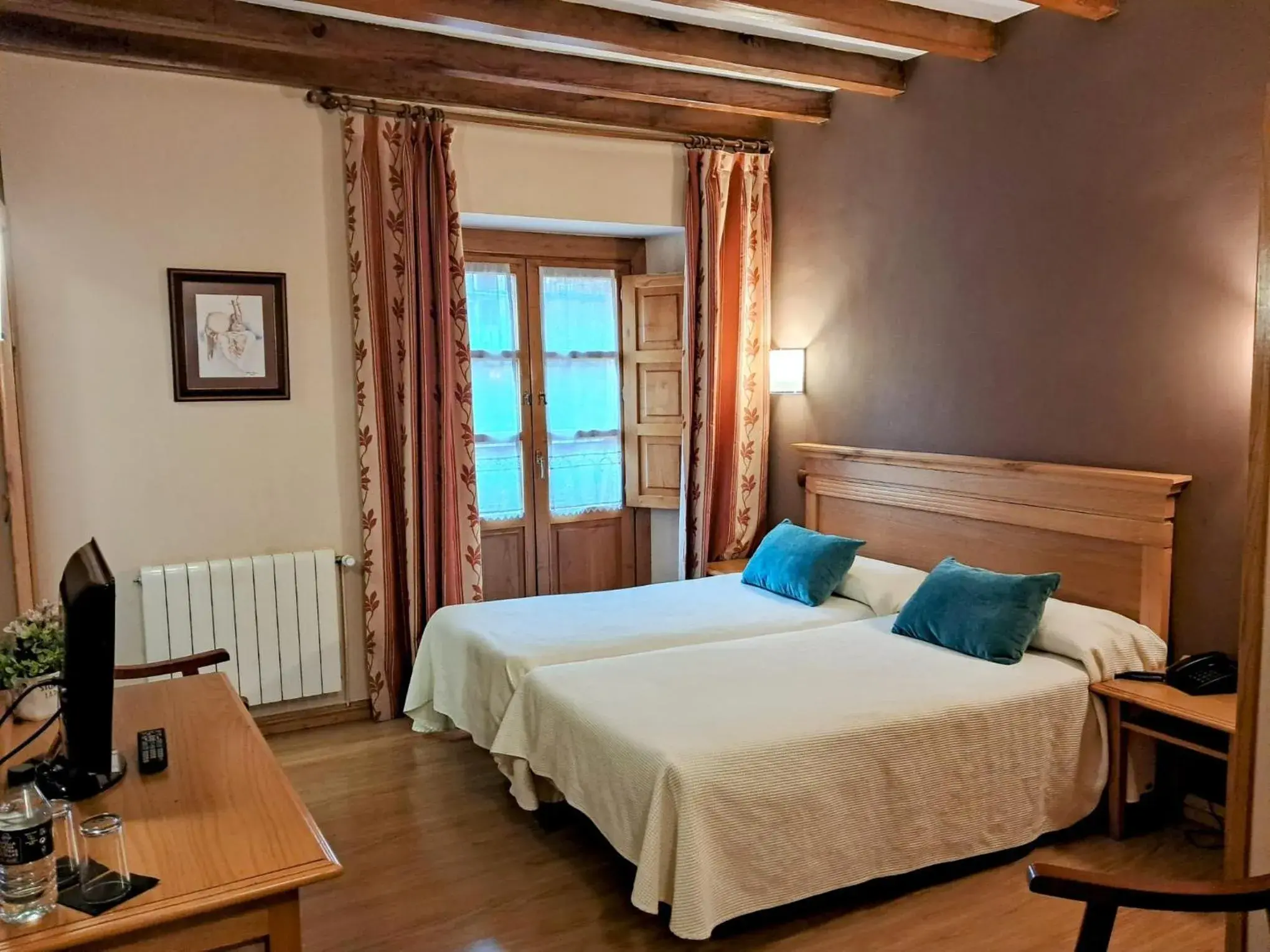 Double or Twin Room in Hotel San Roque Double or Twin Room in Hotel San Roque