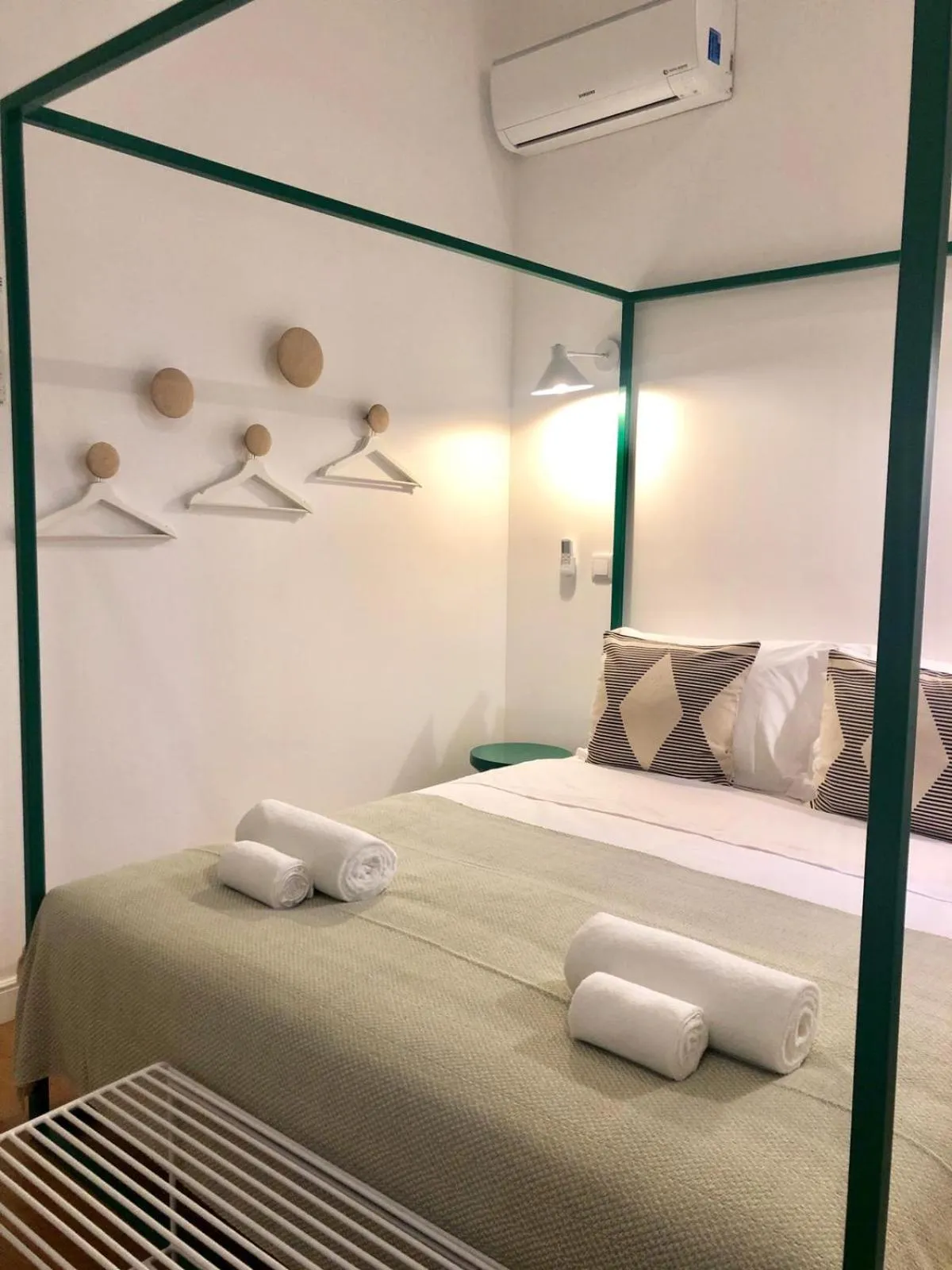 Bed in Alameda Exclusive House