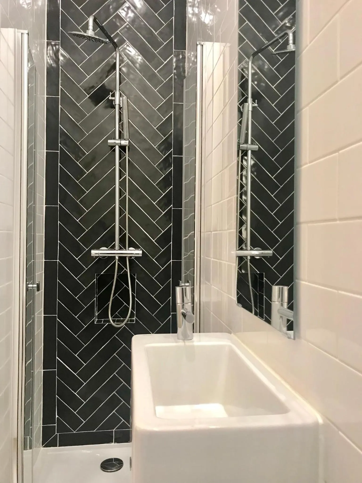 Property building in Alameda Exclusive House