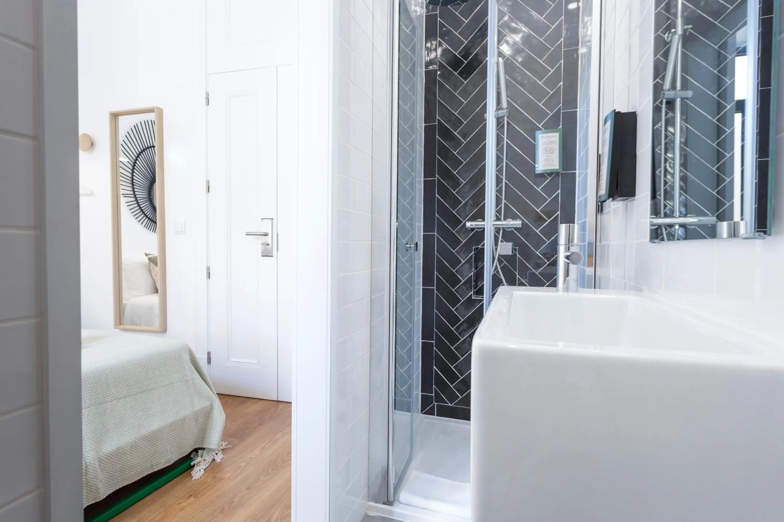 Bed in Alameda Exclusive House