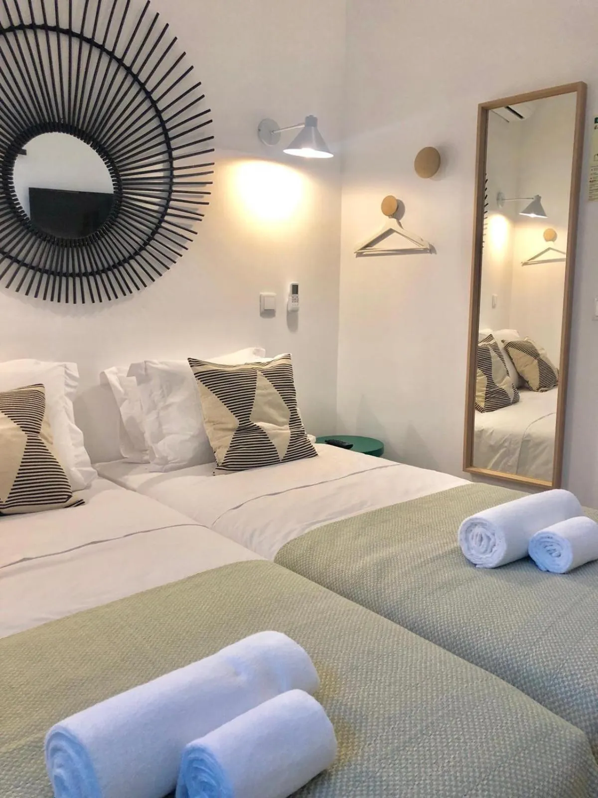 Bed in Alameda Exclusive House