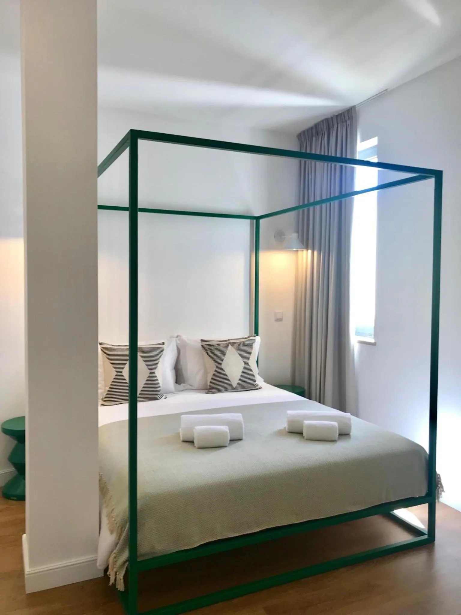 Property building, Bed in Alameda Exclusive House