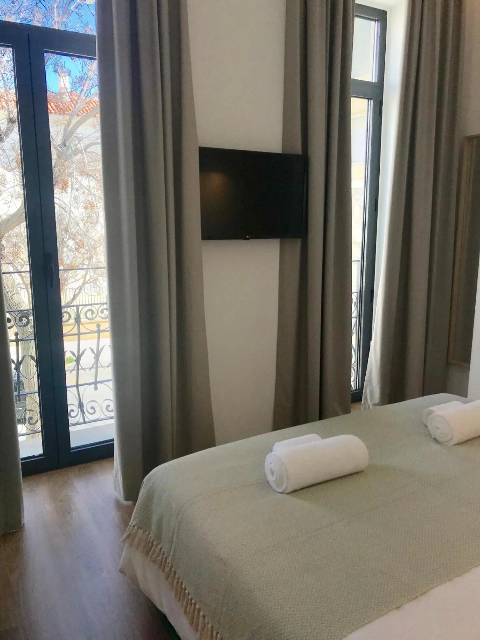 Property building, Bed in Alameda Exclusive House