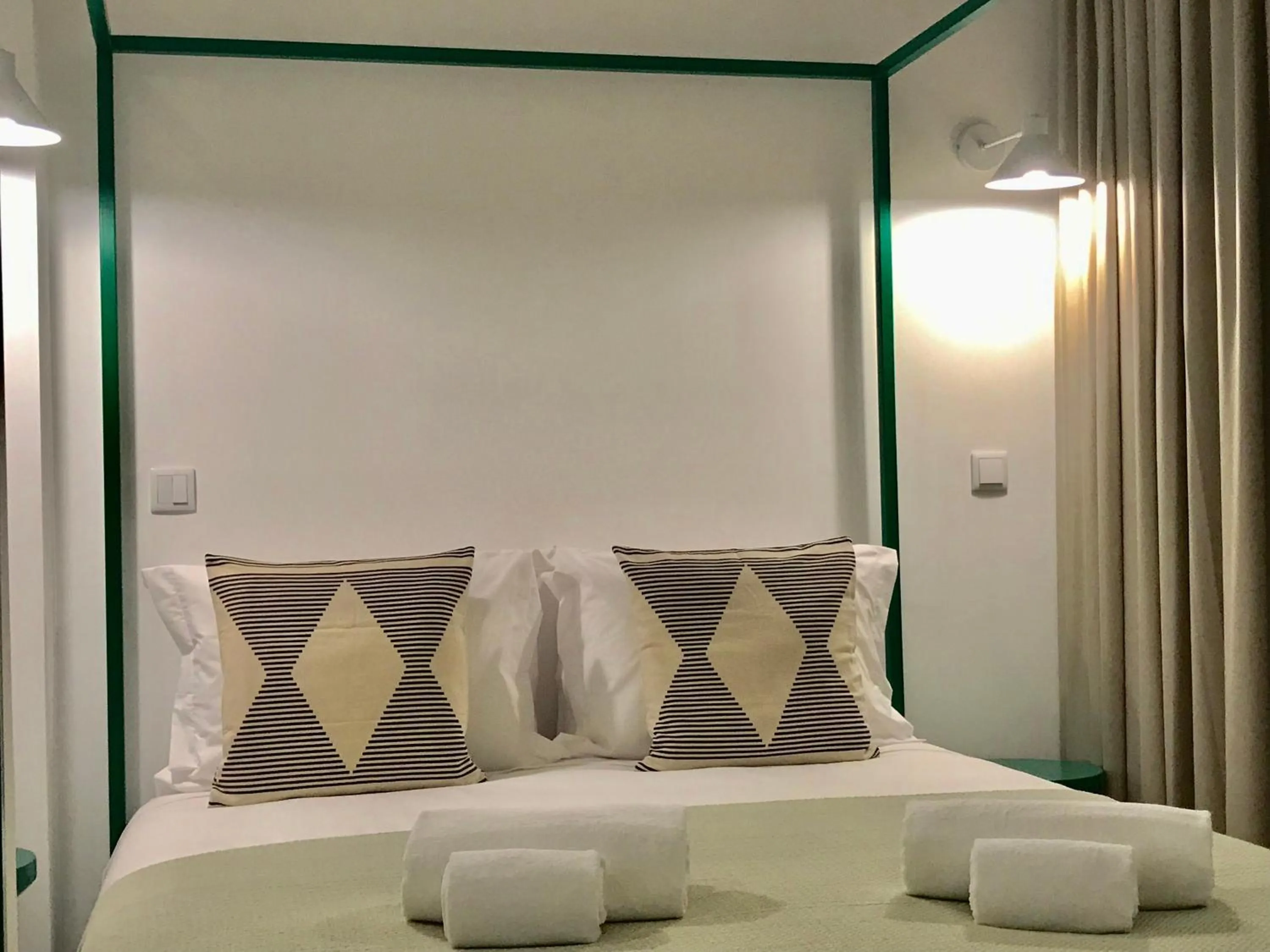 Bed in Alameda Exclusive House