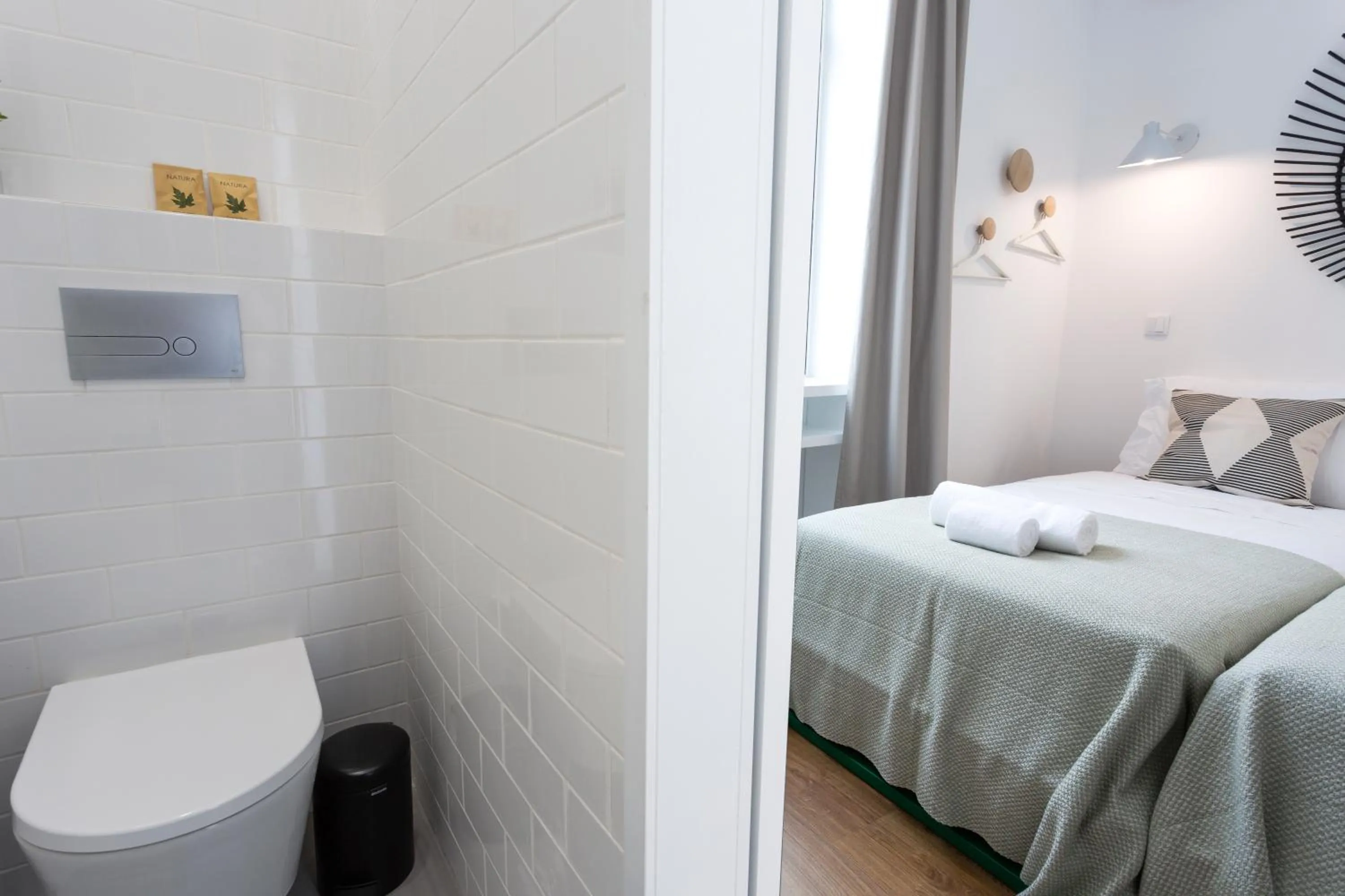 Bed in Alameda Exclusive House