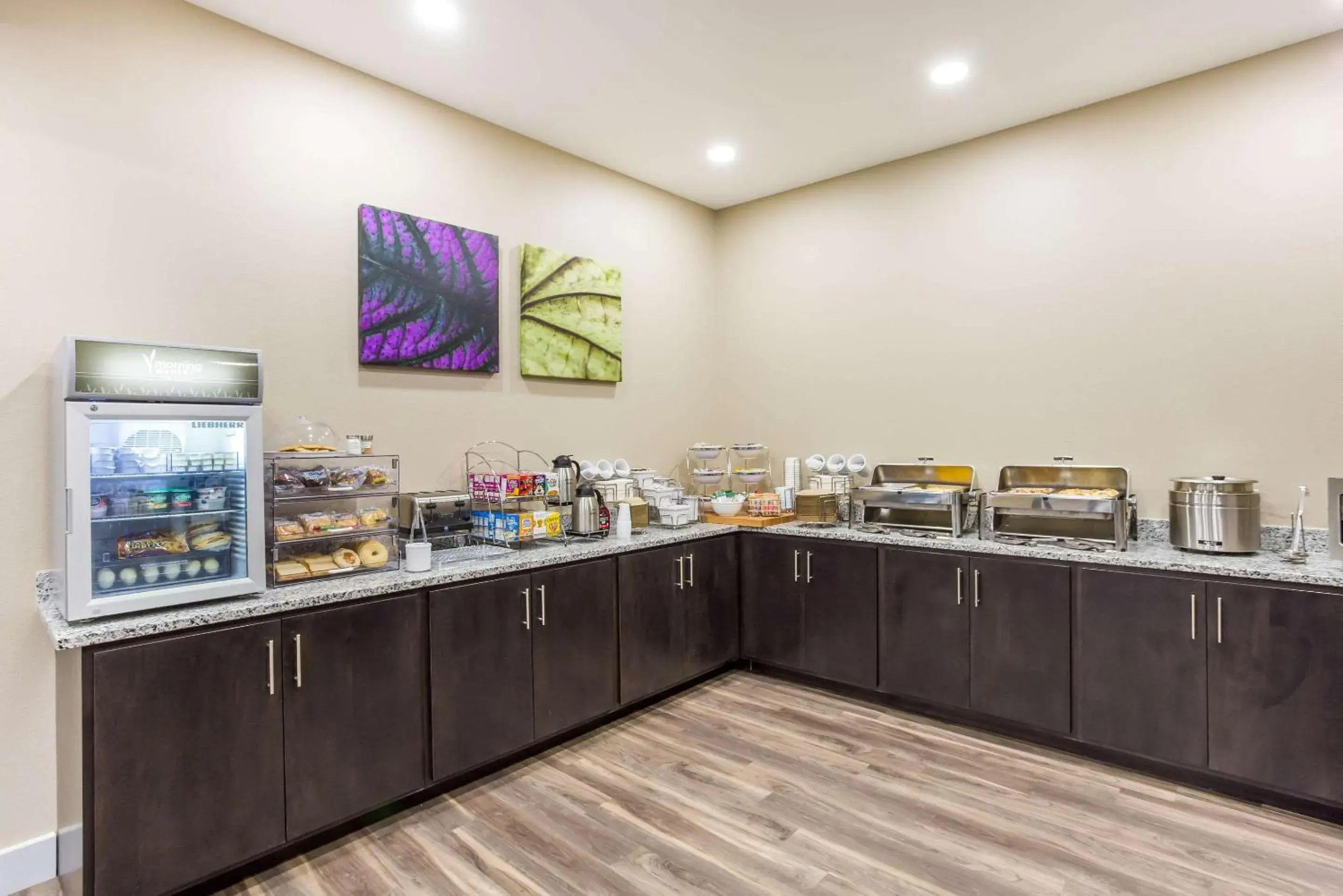 Restaurant/places to eat in Sleep Inn Logan Ohio-Hocking Hills Restaurant/places to eat in Sleep Inn Logan Ohio-Hocking Hills