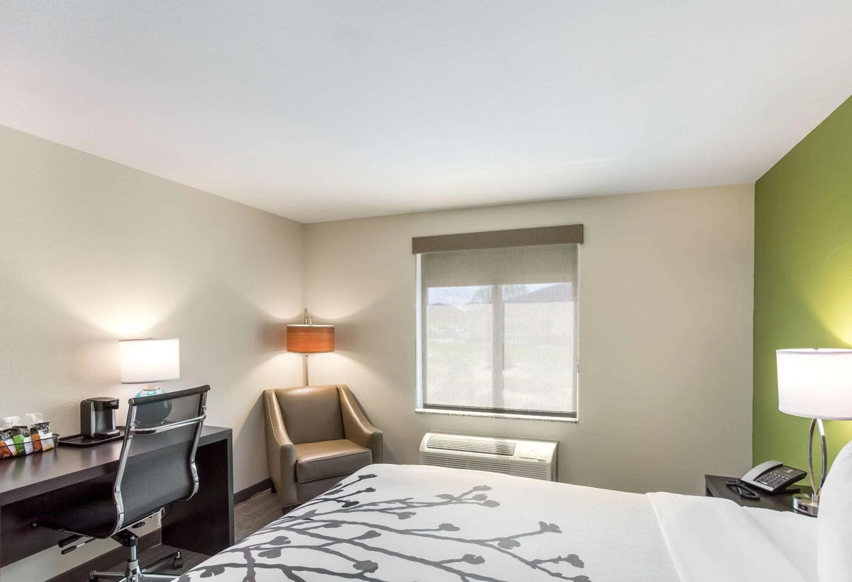 Photo of the whole room, Bed in Sleep Inn Logan Ohio-Hocking Hills