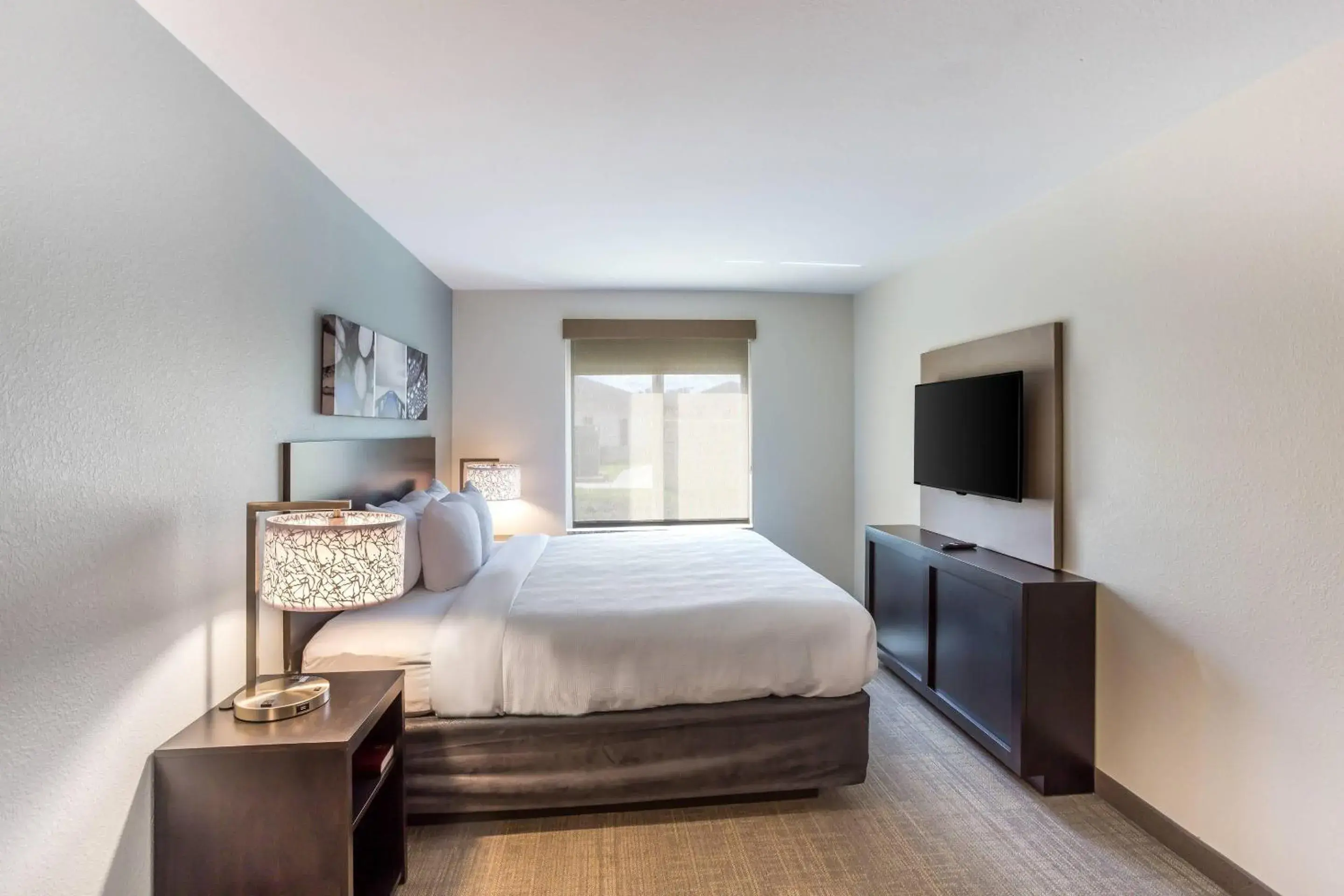 Bedroom, Bed in MainStay Suites Logan Ohio-Hocking Hills Bedroom, Bed in MainStay Suites Logan Ohio-Hocking Hills