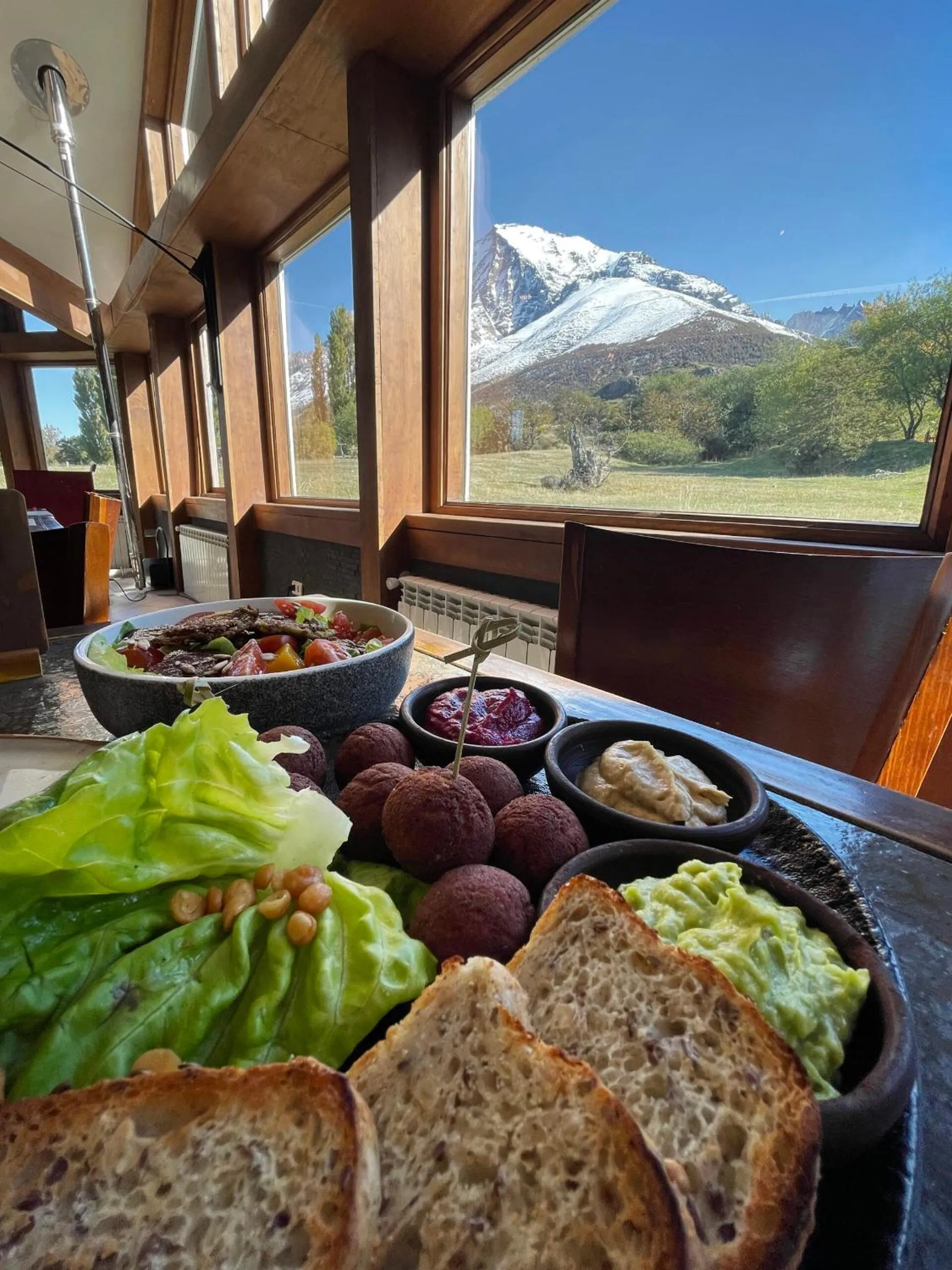 Lounge or bar in Hotel Las Torres Patagonia
