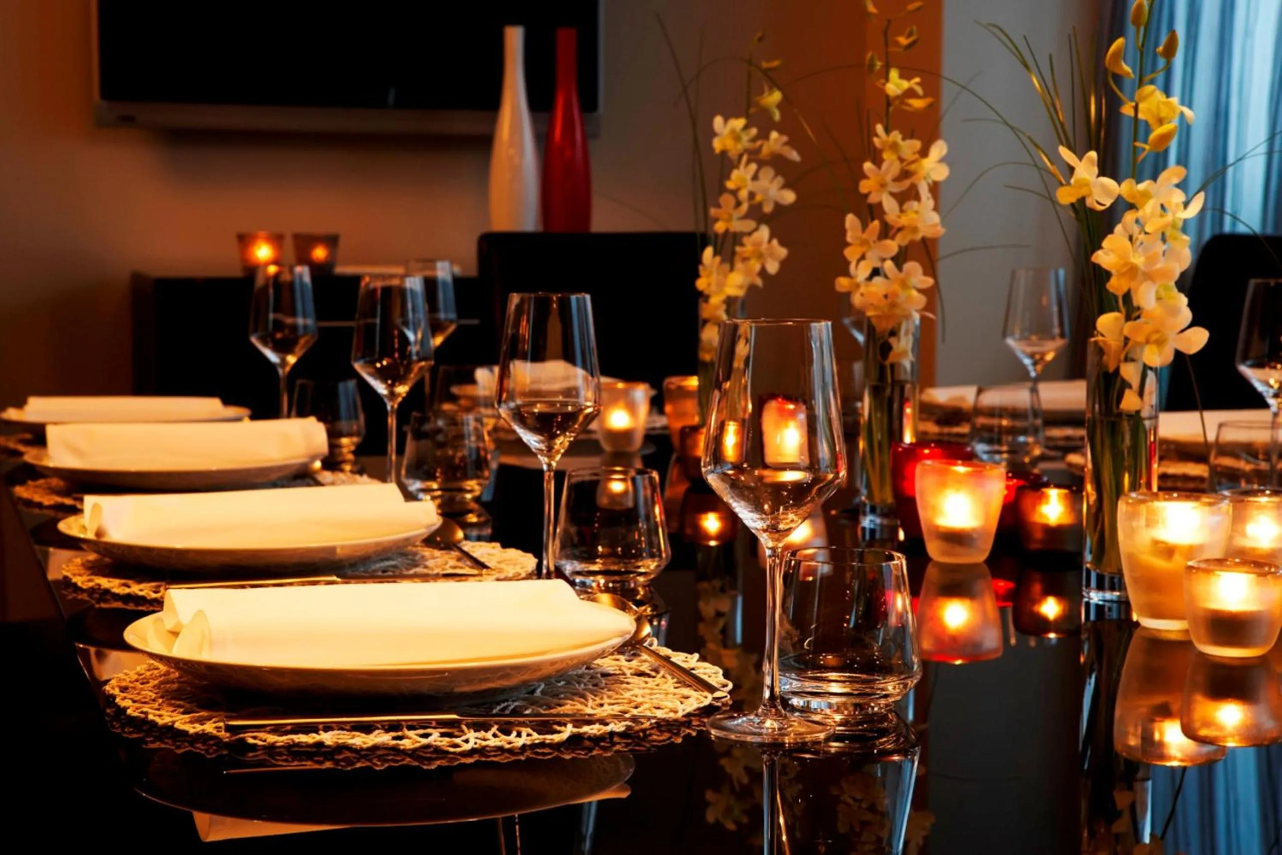 Restaurant/places to eat in The Quadrant Hotel & Suites