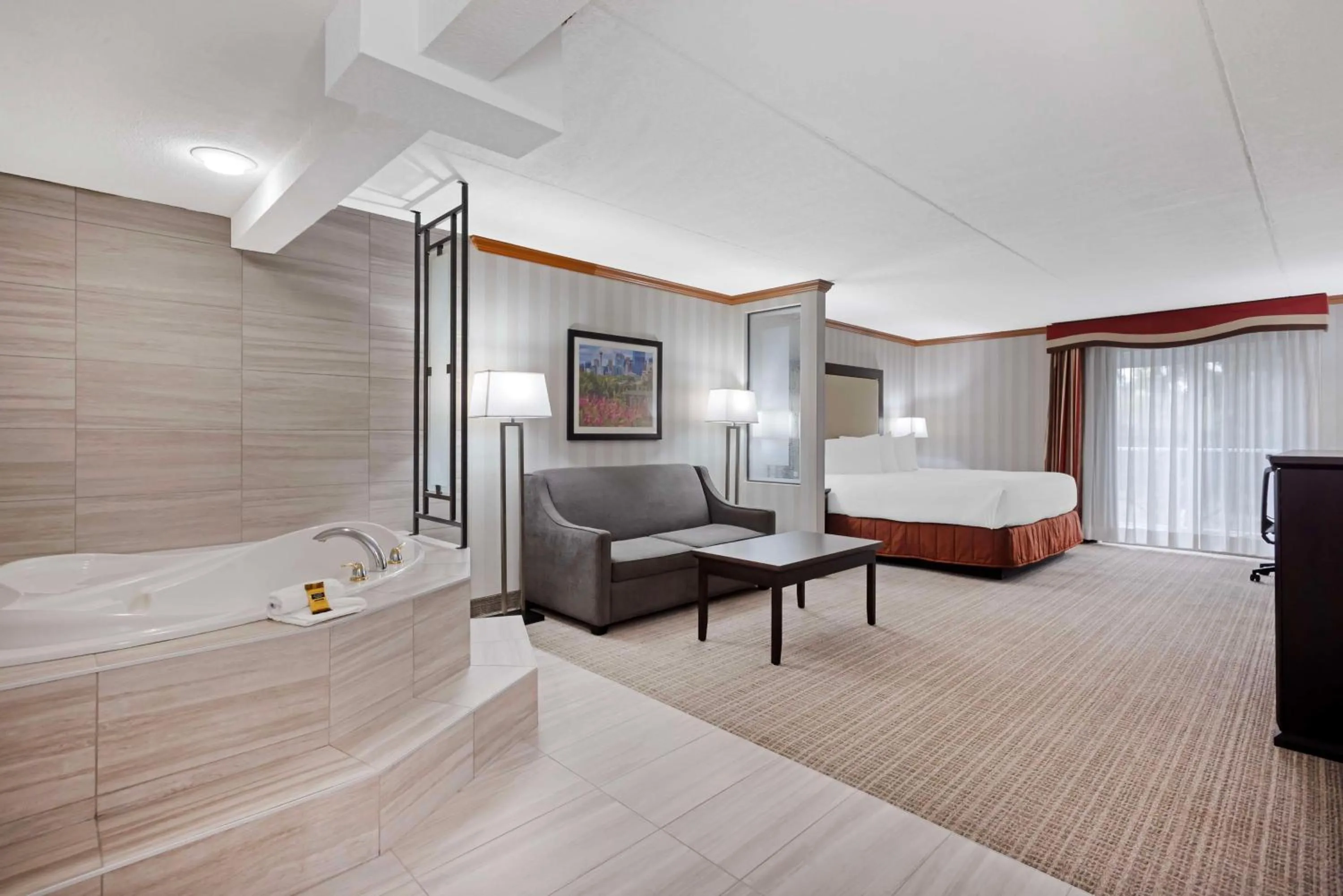 Bedroom, Bed in Best Western PLUS Port O'Call Hotel