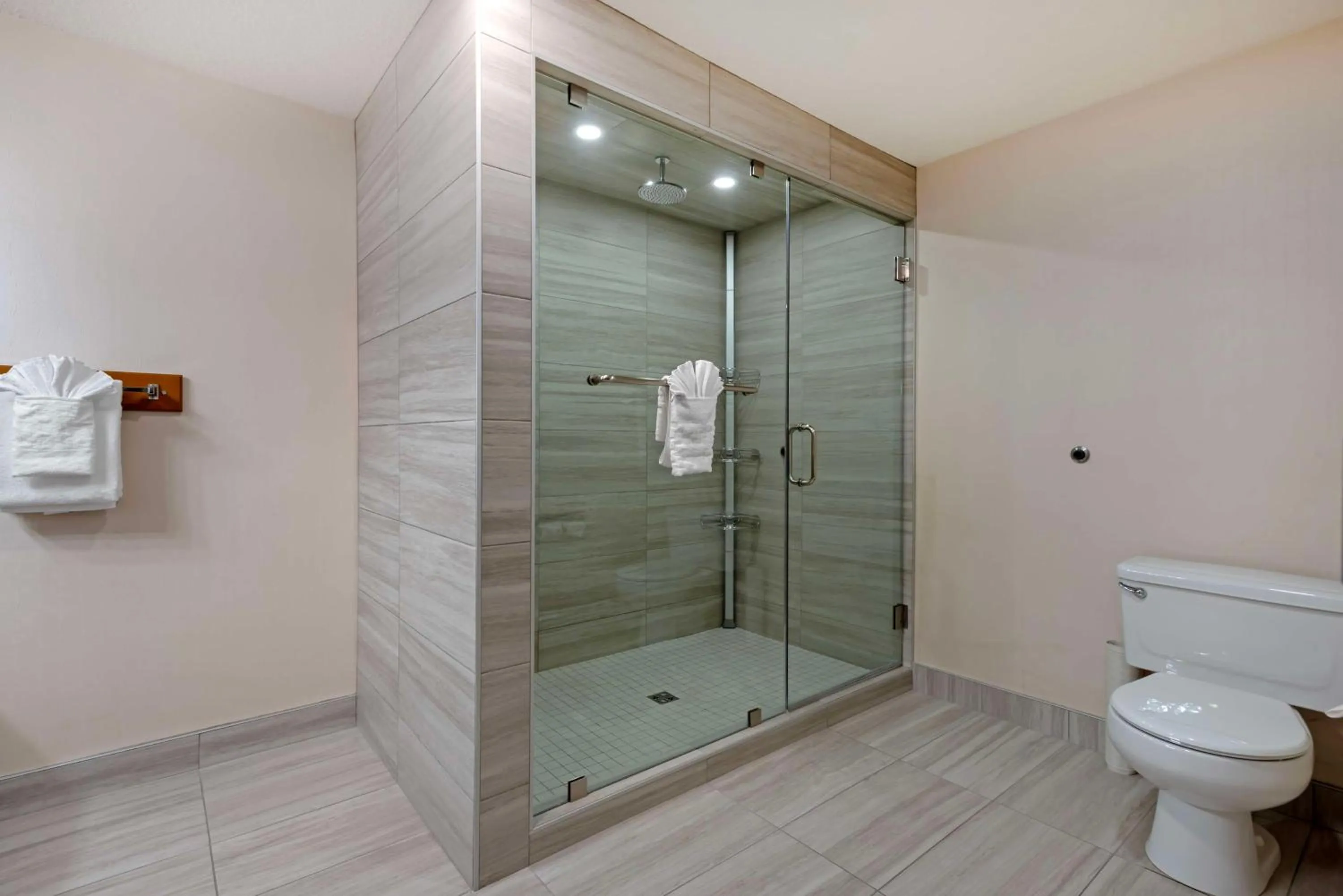 Bathroom in Best Western PLUS Port O'Call Hotel